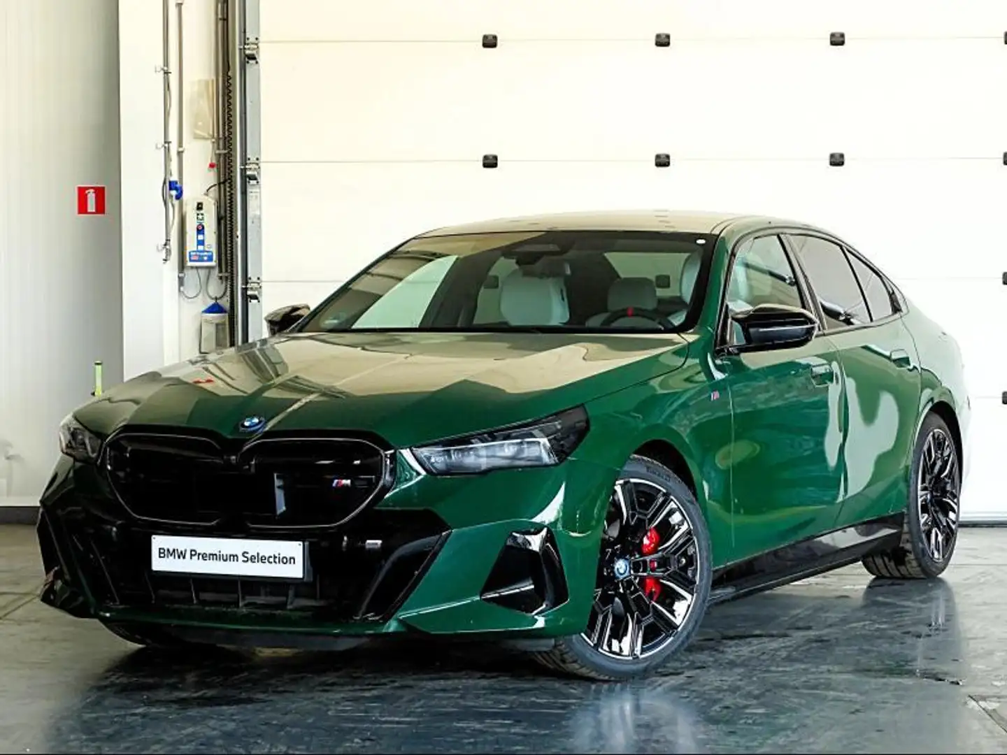 BMW i5 SPECIAL REQUEST IRISH GREEN SO Verde - 1