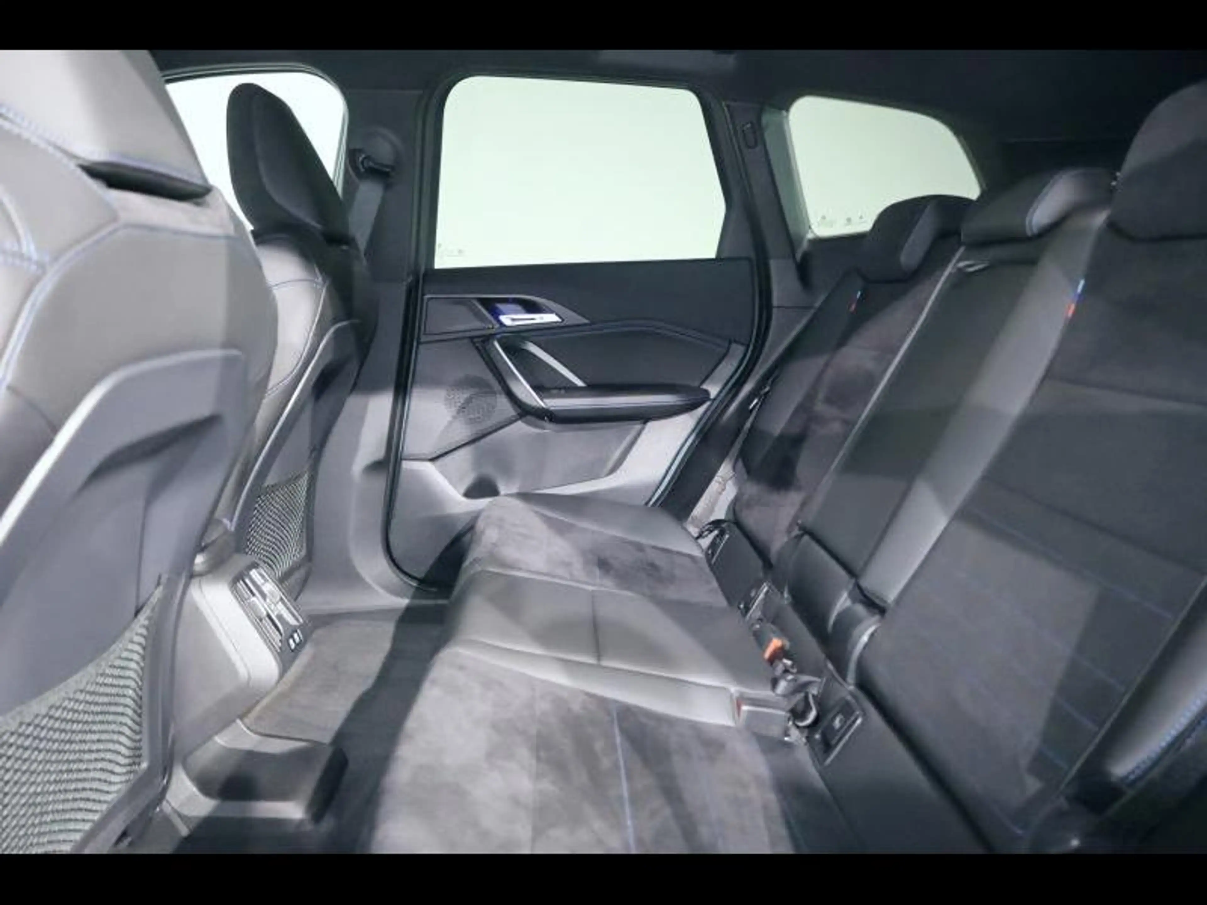 BMW iX1 eDrive20 Kit M Sport — photo 11