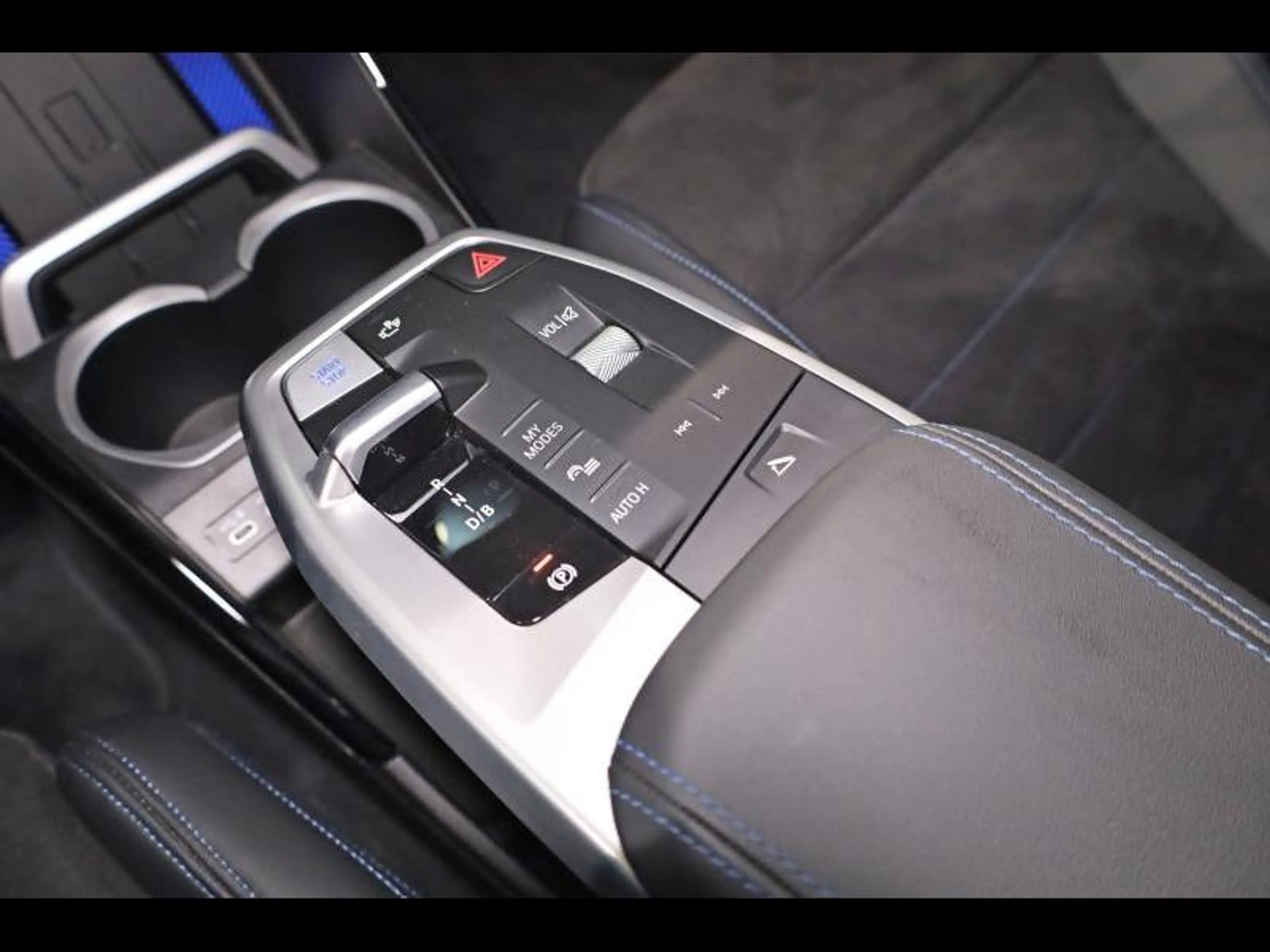 BMW iX1 eDrive20 Kit M Sport — photo 13