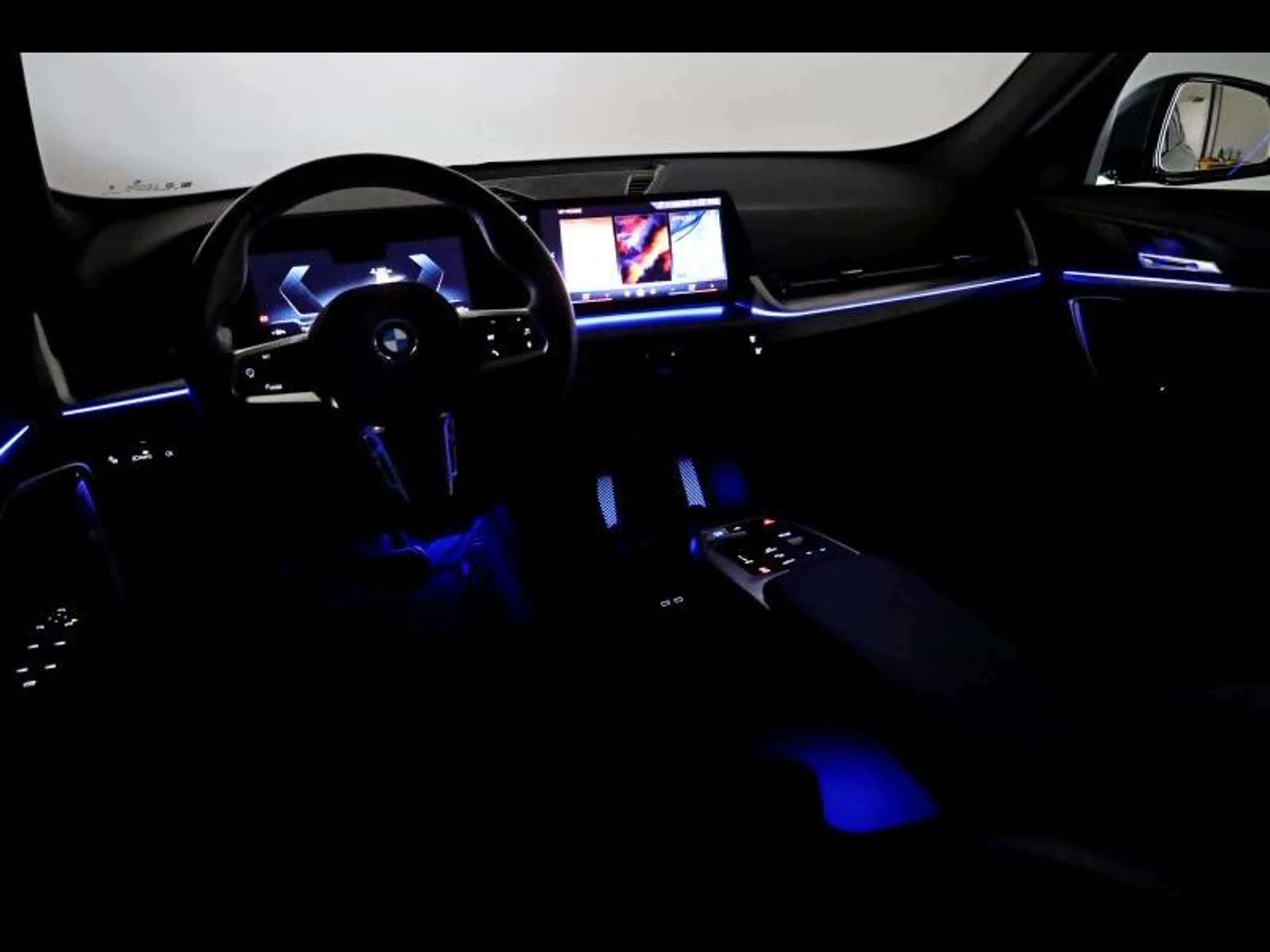 BMW iX1 eDrive20 Kit M Sport — photo 12