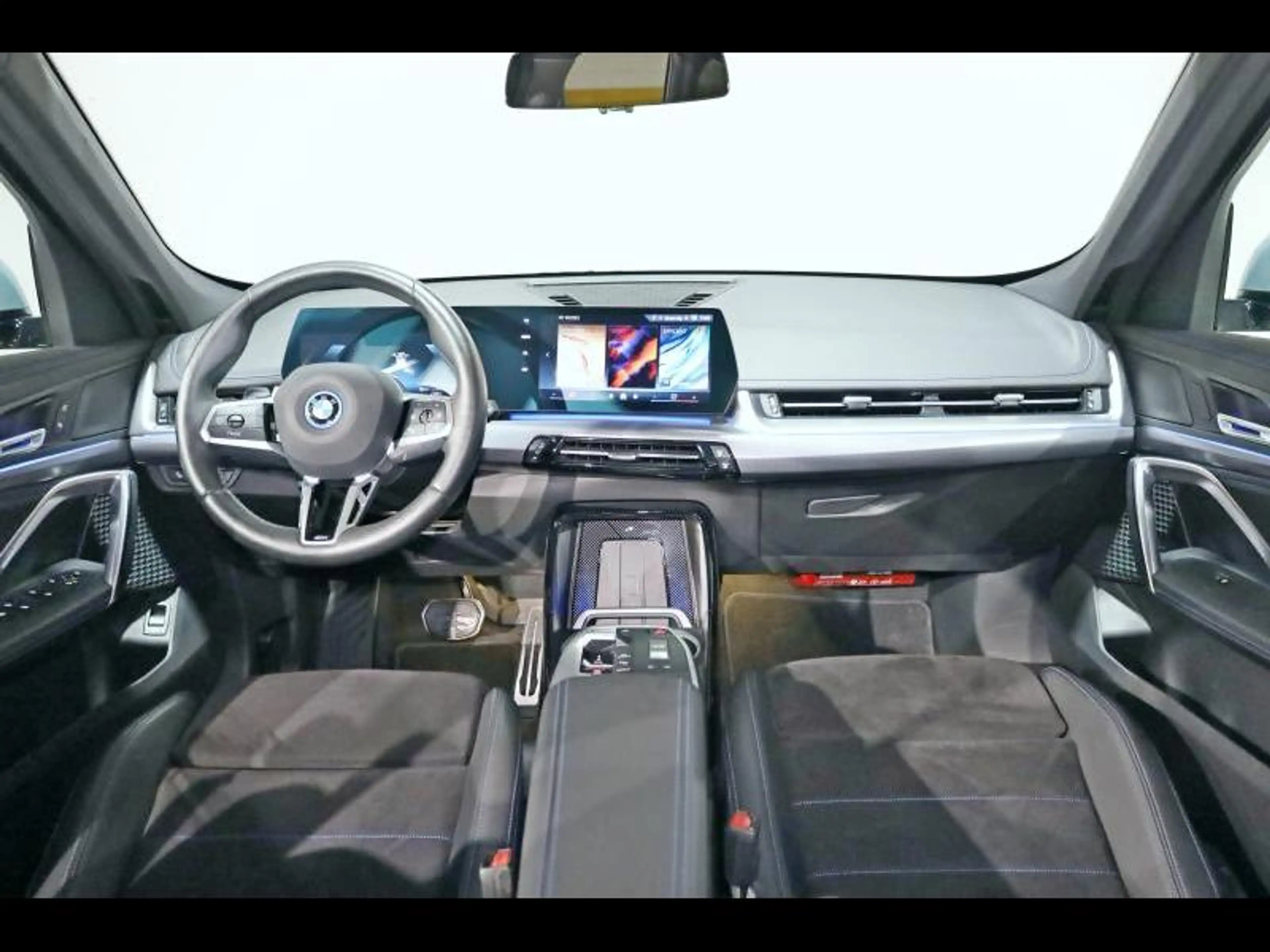 BMW iX1 eDrive20 Kit M Sport — photo 7
