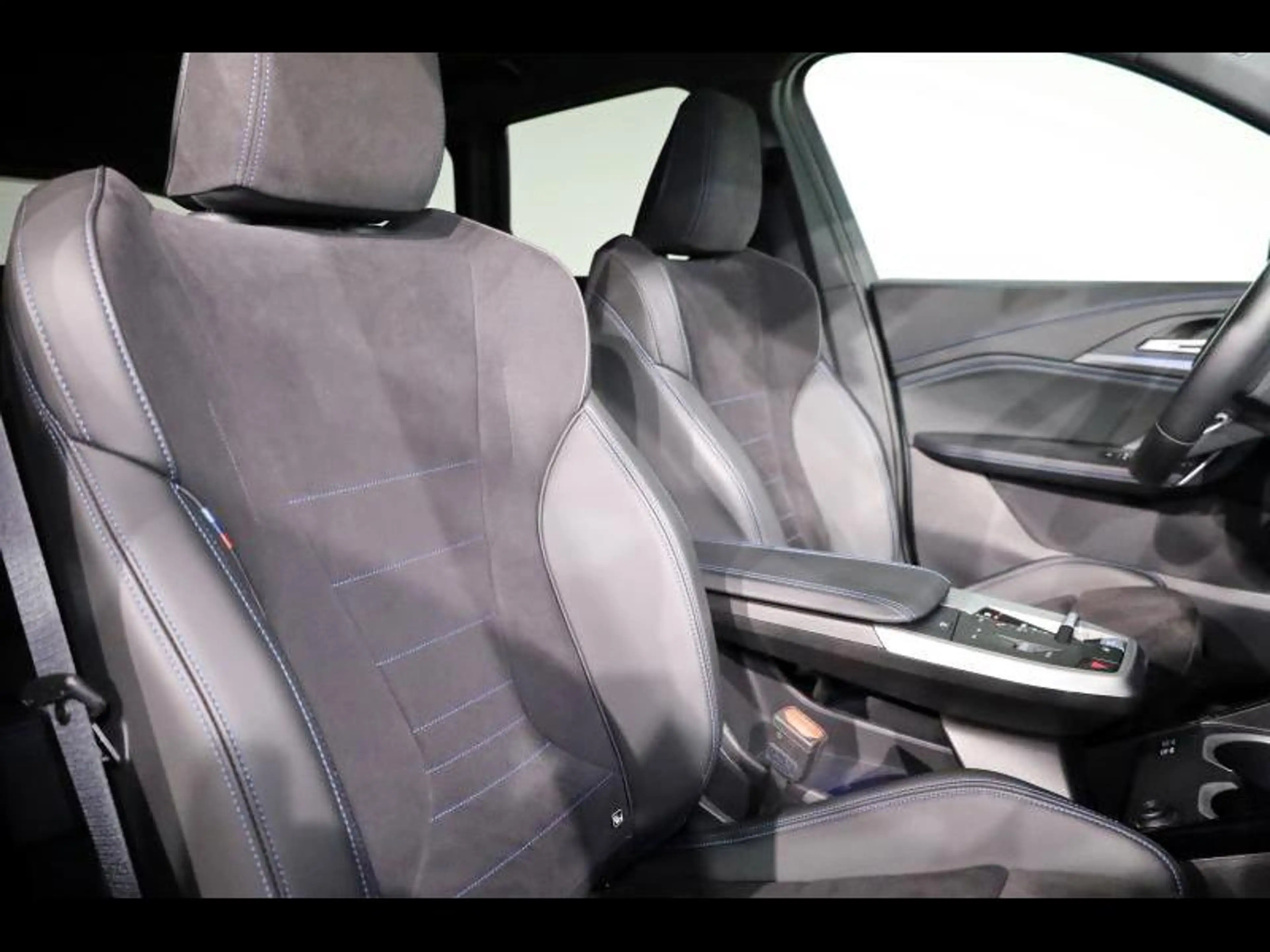 BMW iX1 eDrive20 Kit M Sport — photo 10