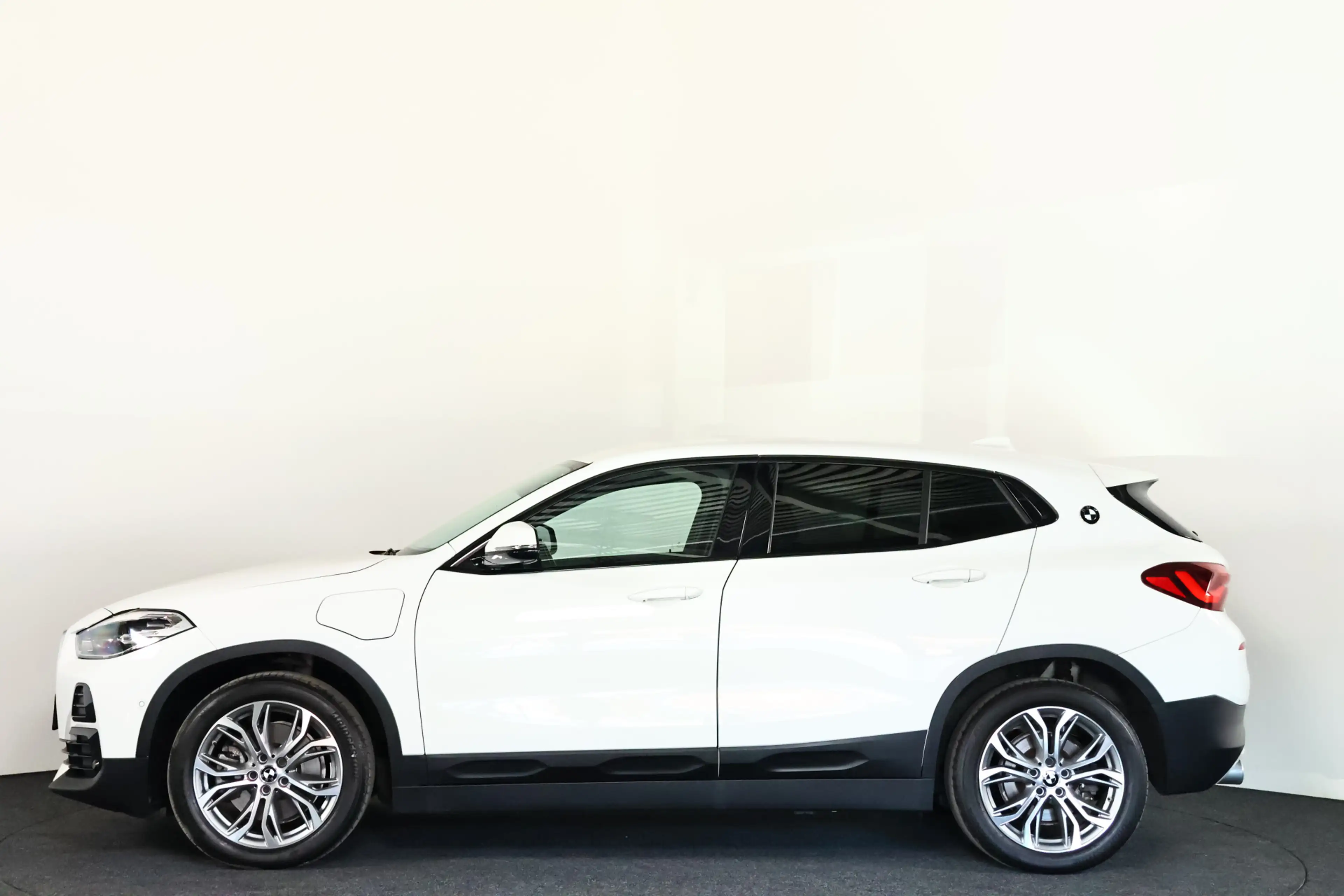 BMW X2 xDrive25e Navi / Cruise / Camera / DAB / Bluetooth — photo 30