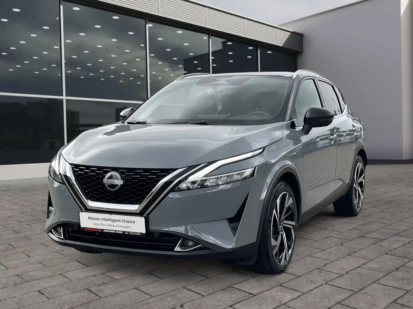 Nissan Qashqai 1.3 DIG-T Tekna+ 4x4 AT NAVI KLIMA Schwarz - 2