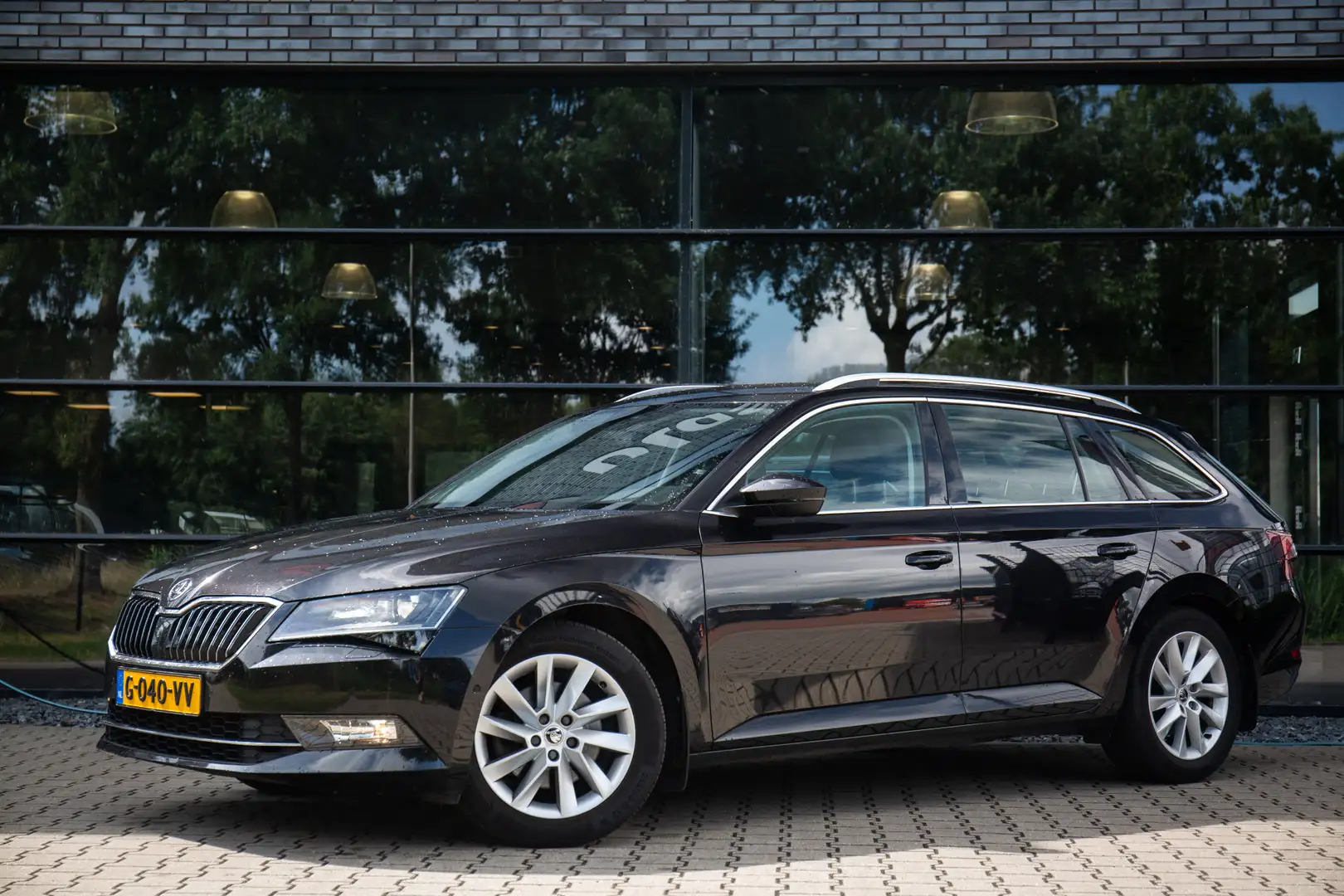 Skoda Superb Combi 1.5 TSI ACT Sportline Business , Adap. cruis Zwart - 2