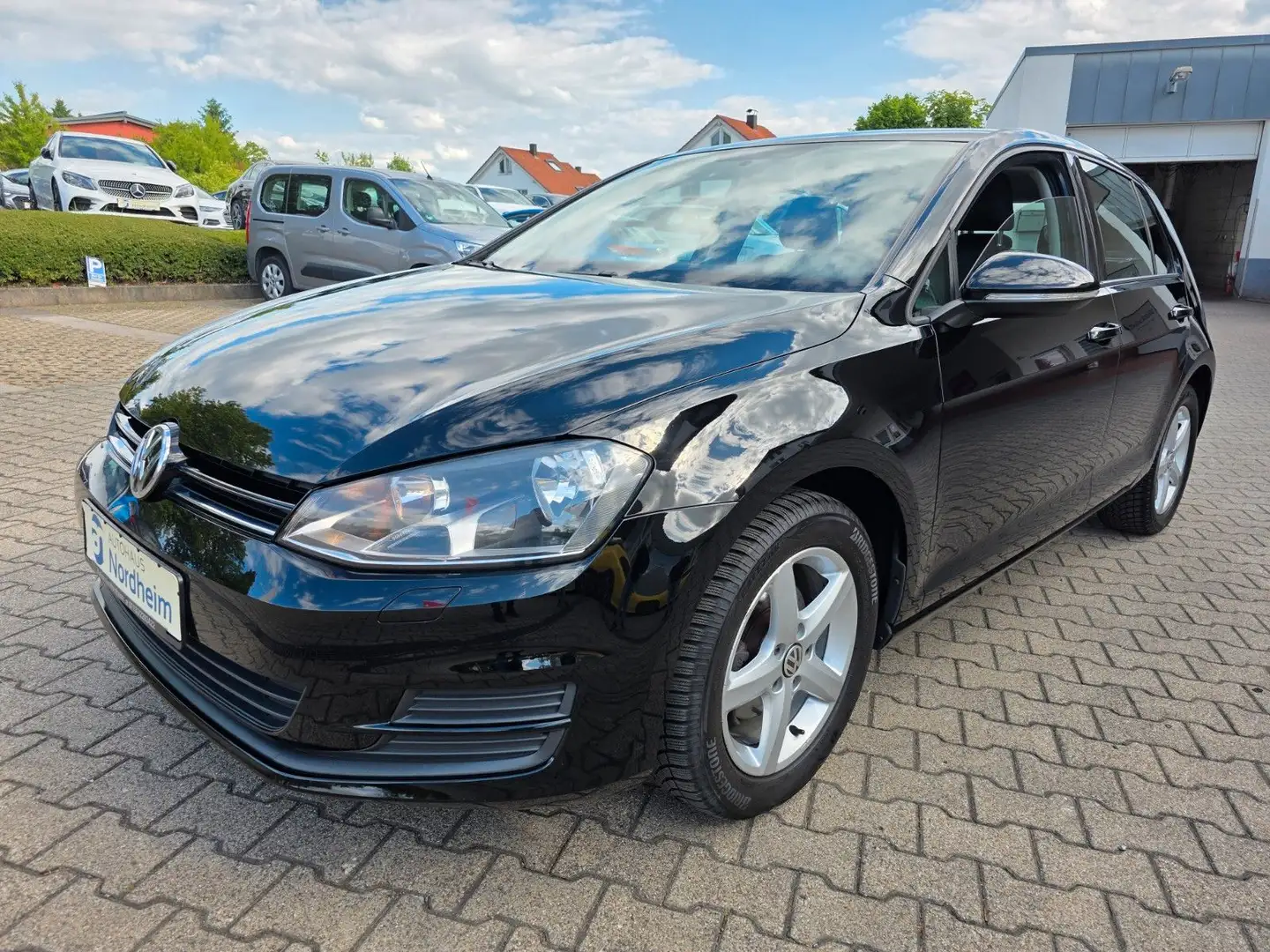 Volkswagen Golf VII Lim. 1.2 TSI Klima/LM/Navi/EU6 Noir - 1