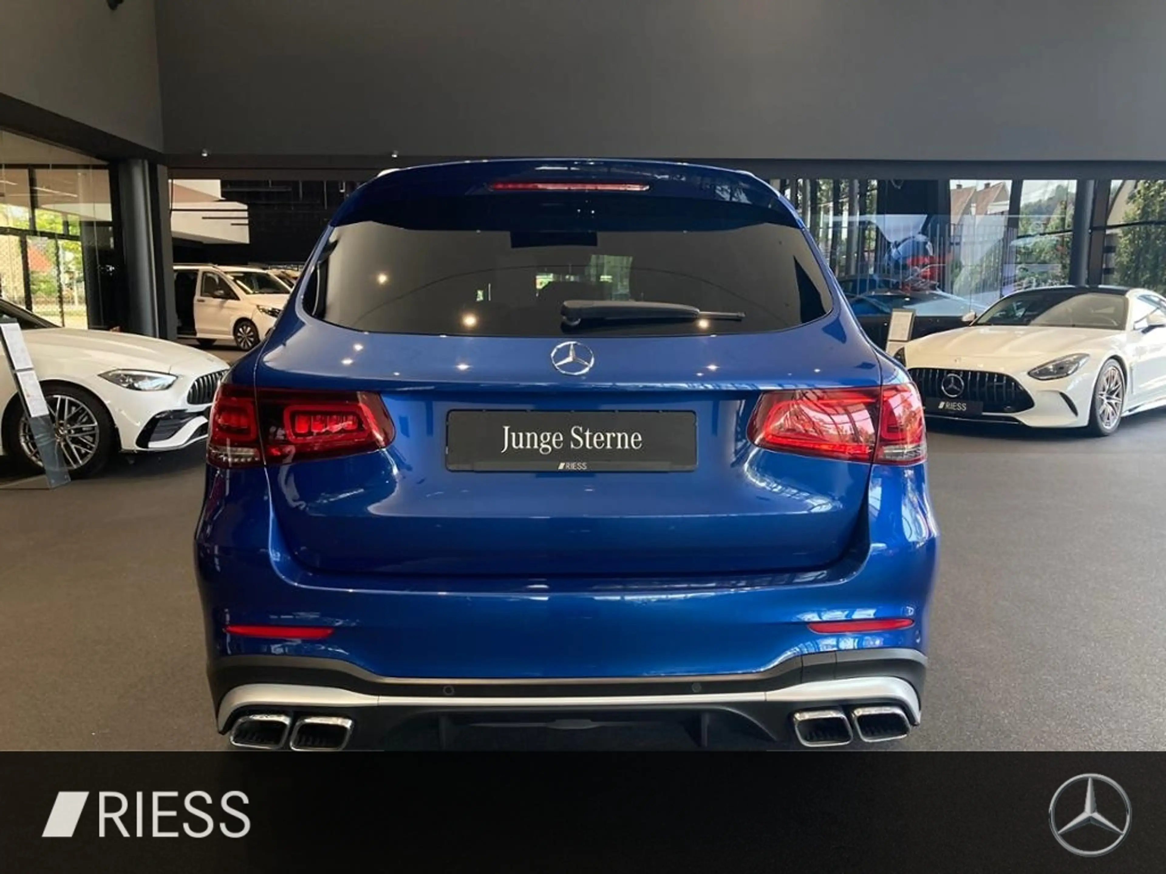 Mercedes-Benz GLC 63 AMG S 4M+ PANO AHK DISTRO HUD 360 AMBI — photo 12
