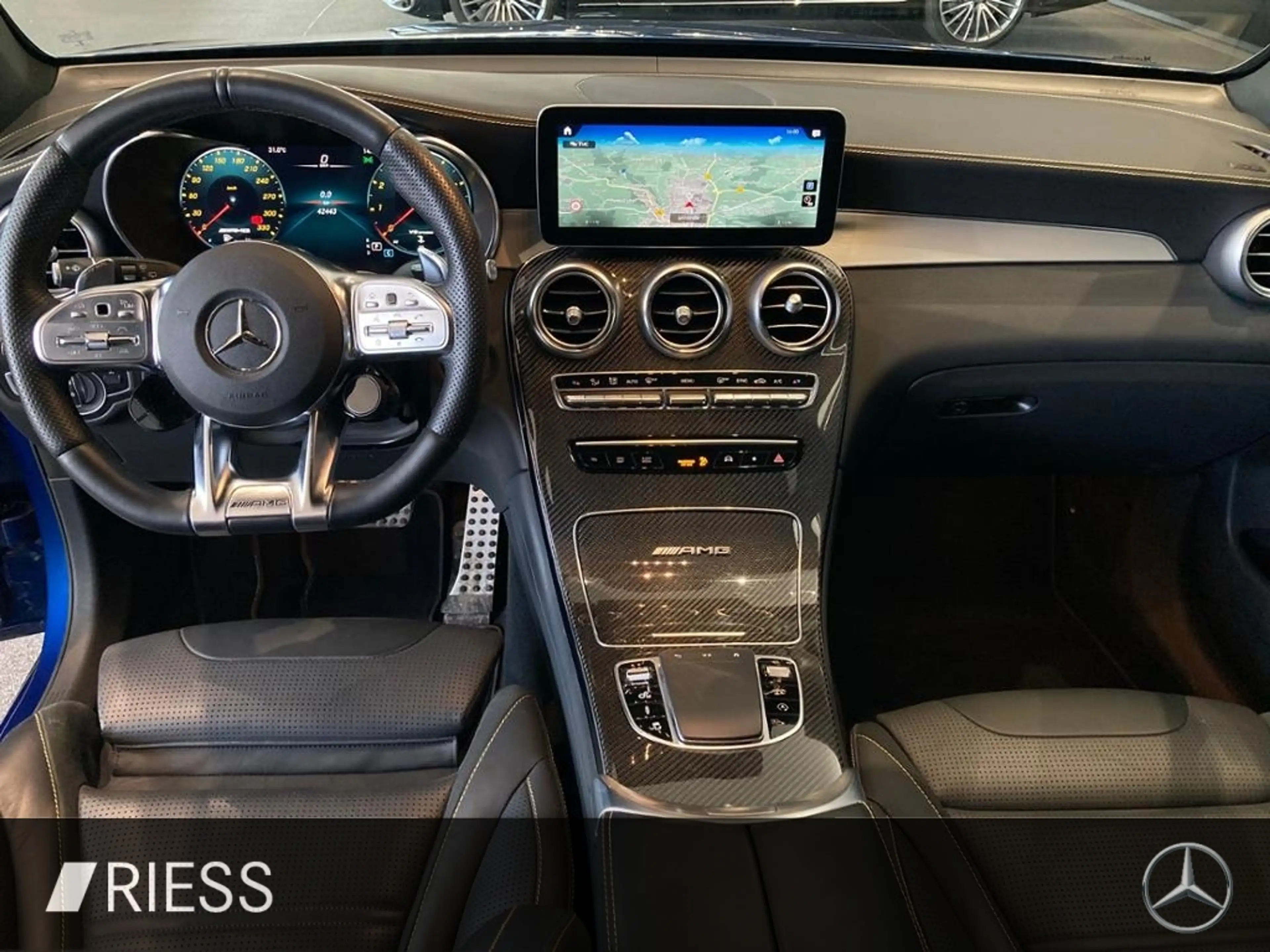 Mercedes-Benz GLC 63 AMG S 4M+ PANO AHK DISTRO HUD 360 AMBI — photo 11