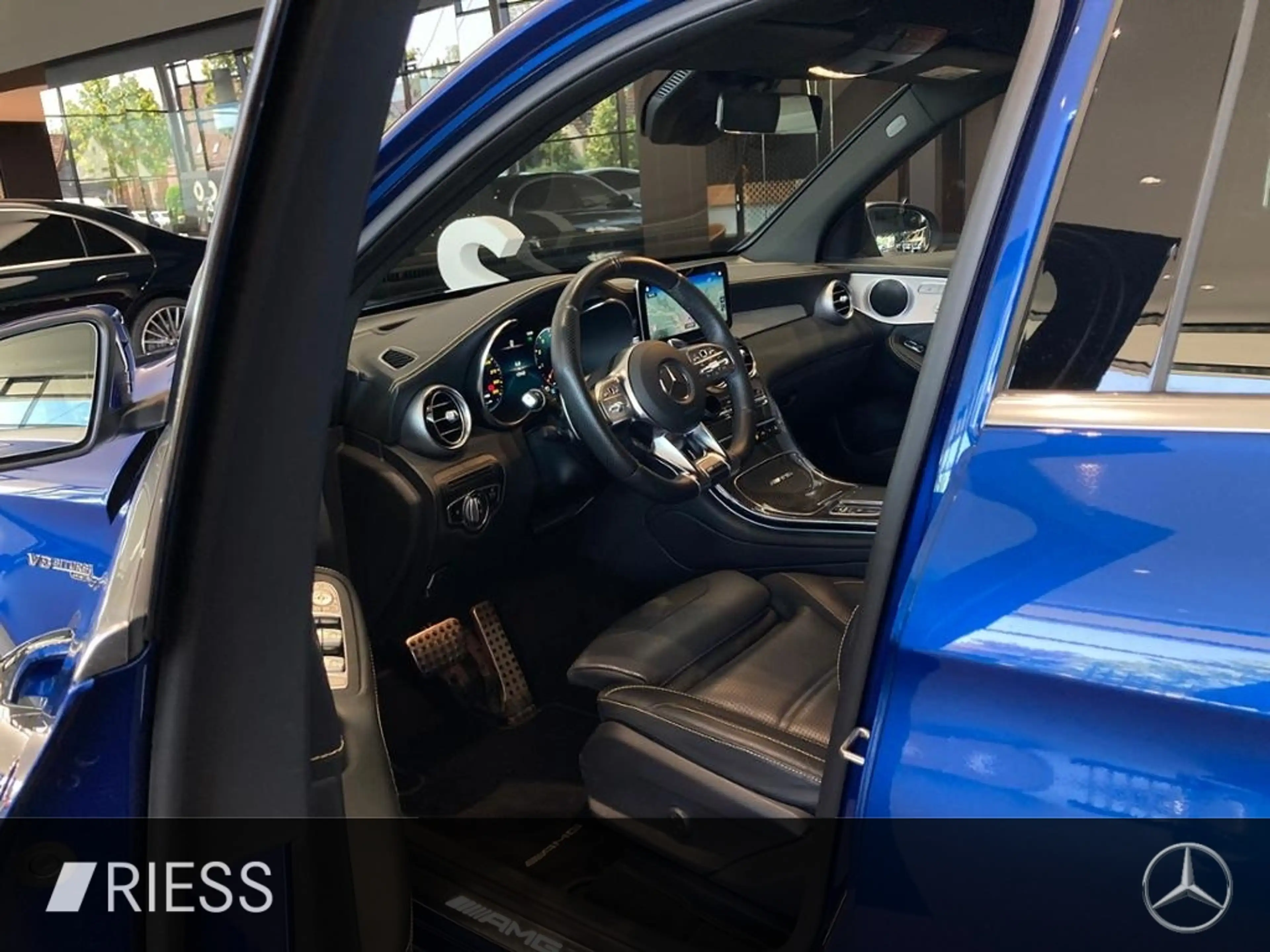 Mercedes-Benz GLC 63 AMG S 4M+ PANO AHK DISTRO HUD 360 AMBI — photo 6
