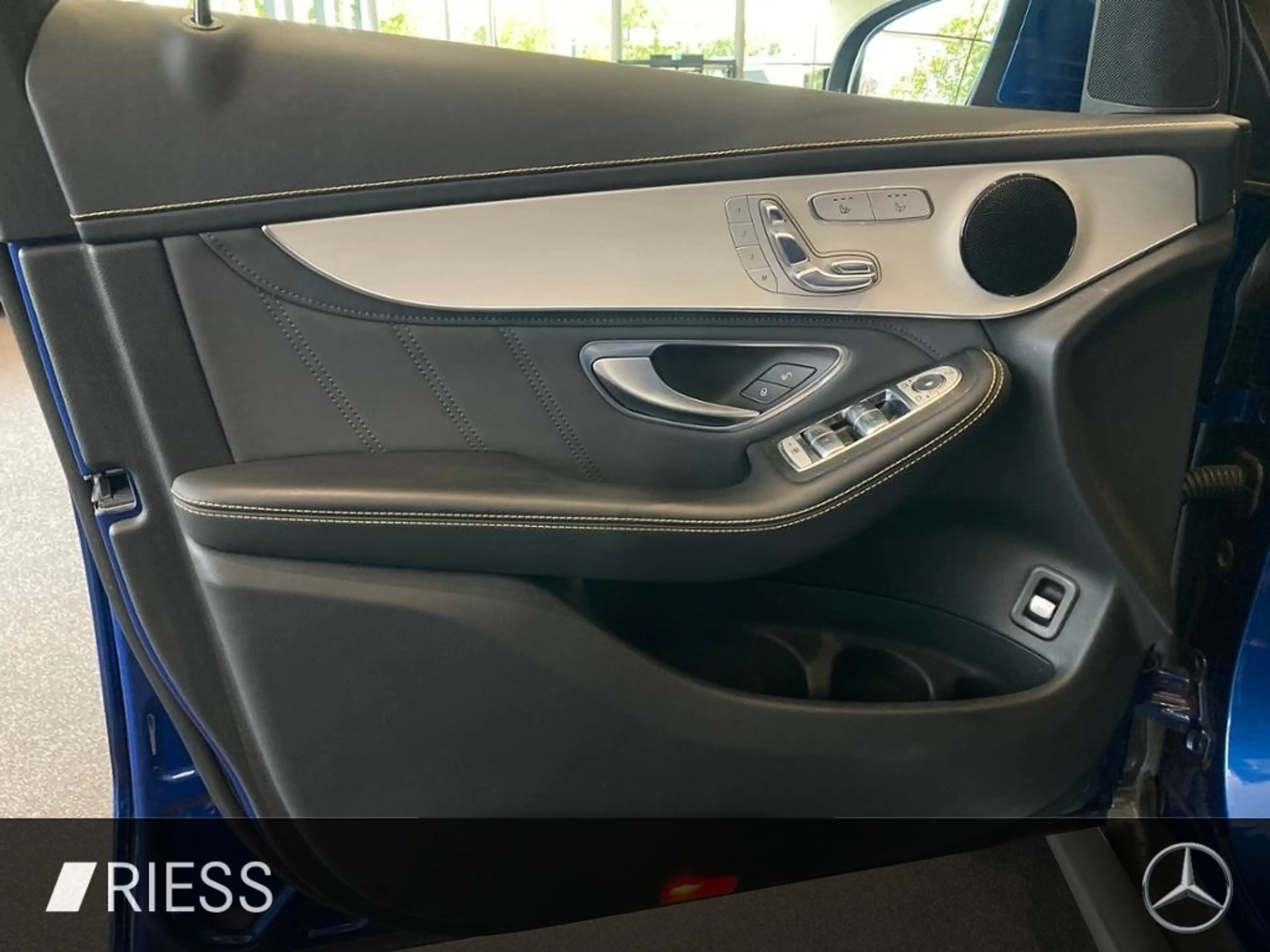 Mercedes-Benz GLC 63 AMG S 4M+ PANO AHK DISTRO HUD 360 AMBI — photo 8