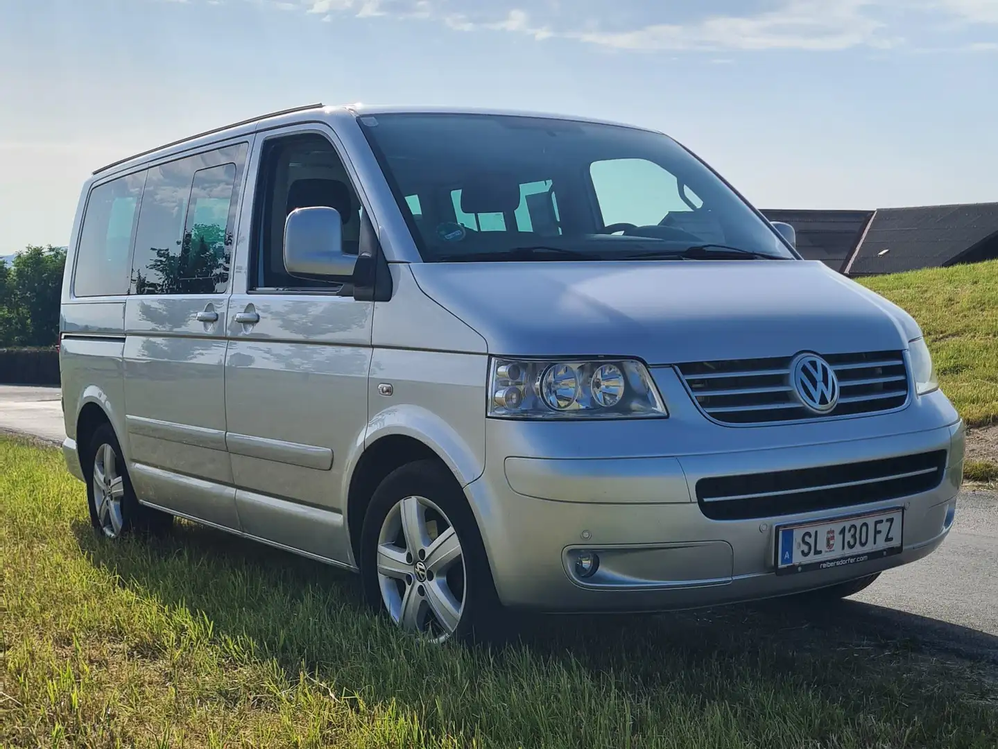 Volkswagen T5 Multivan Multivan Highline 2,5 TDI D-PF Highline Silber - 2