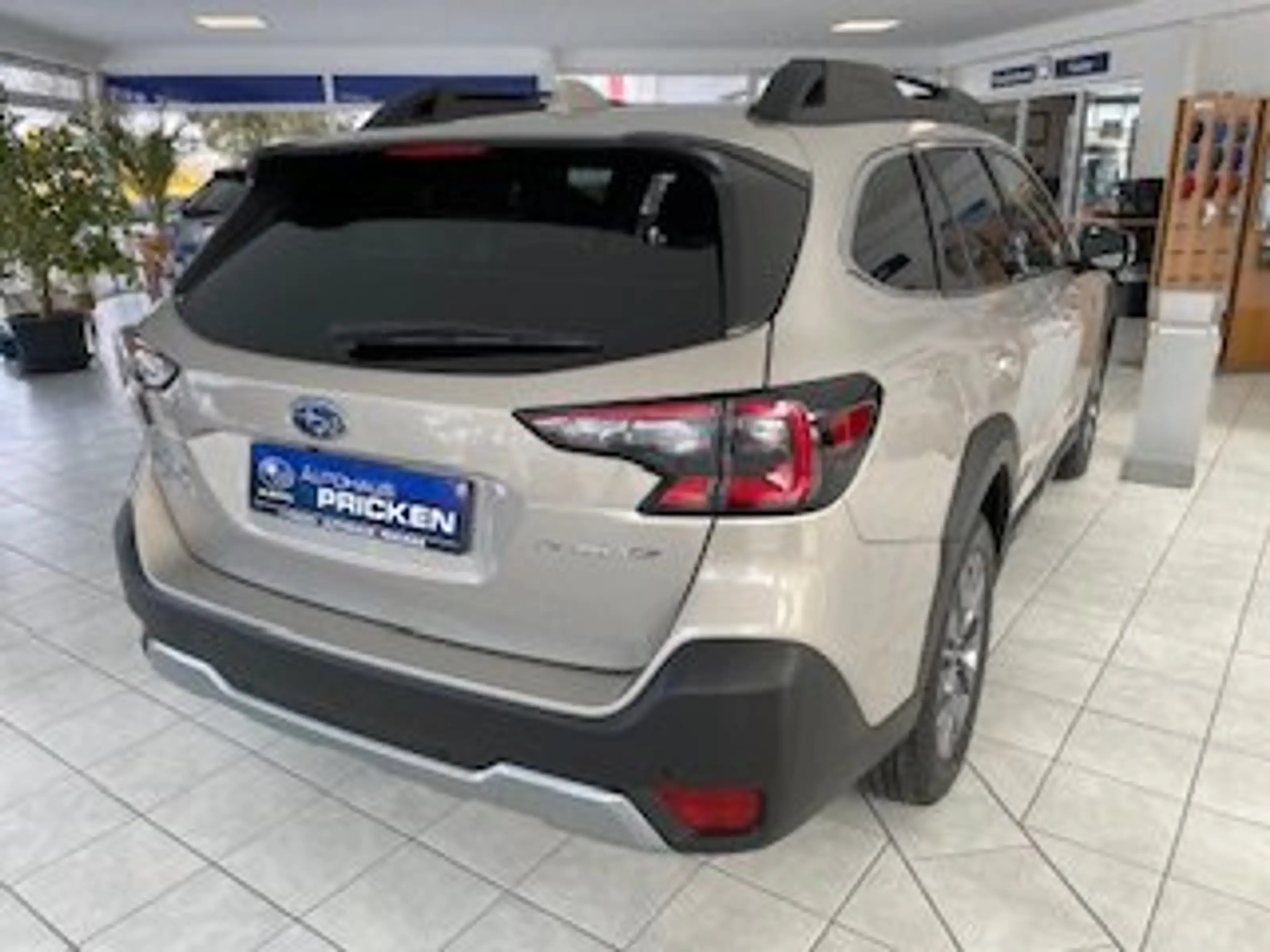 Subaru OUTBACK Outback 2.5i Lineartronic Active — photo 4