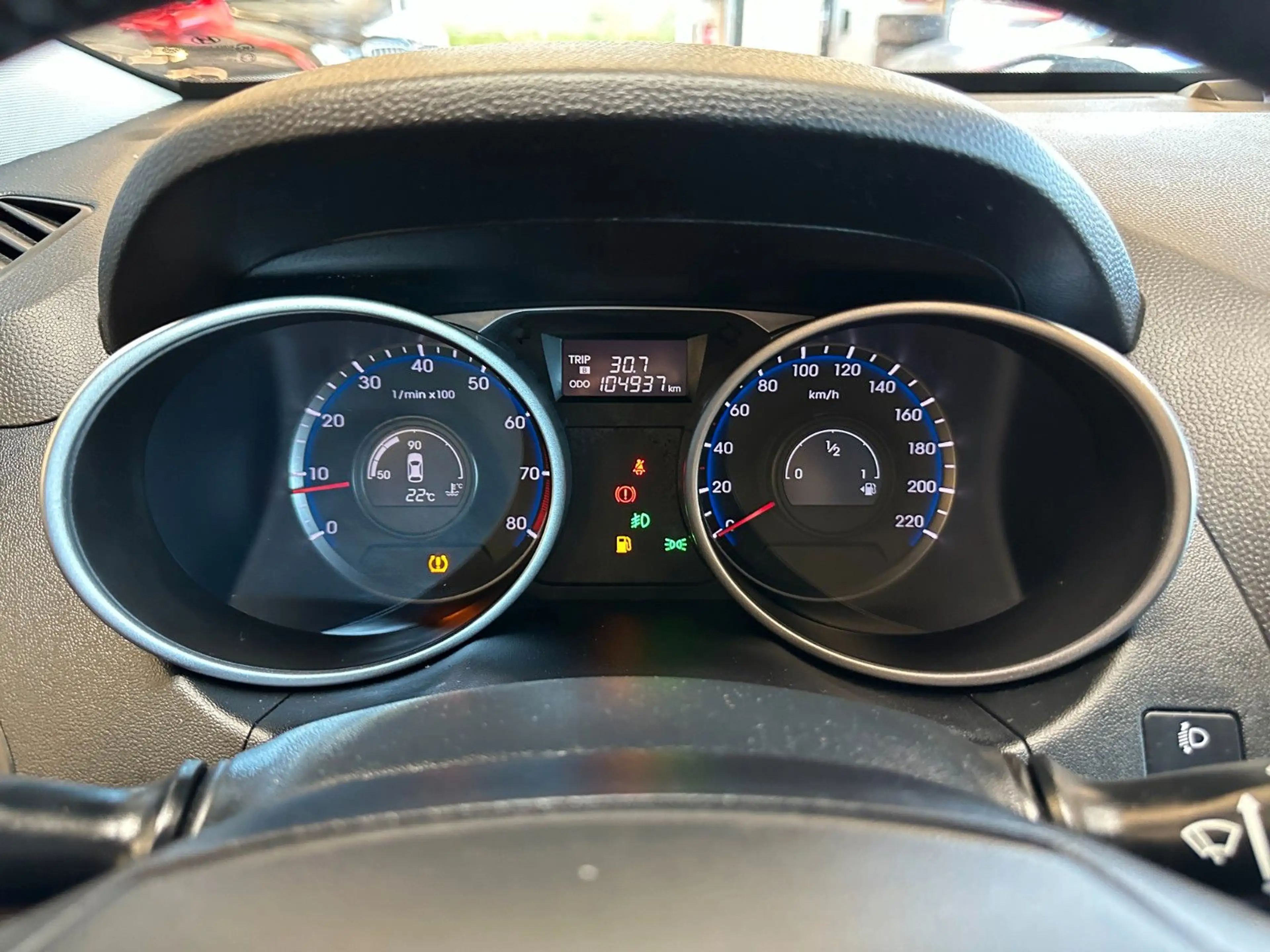 Hyundai iX35 *TÜV 5/28* SitzHZ(V/H)*TEMPO*KLIMAAUTO*AHK* — photo 15