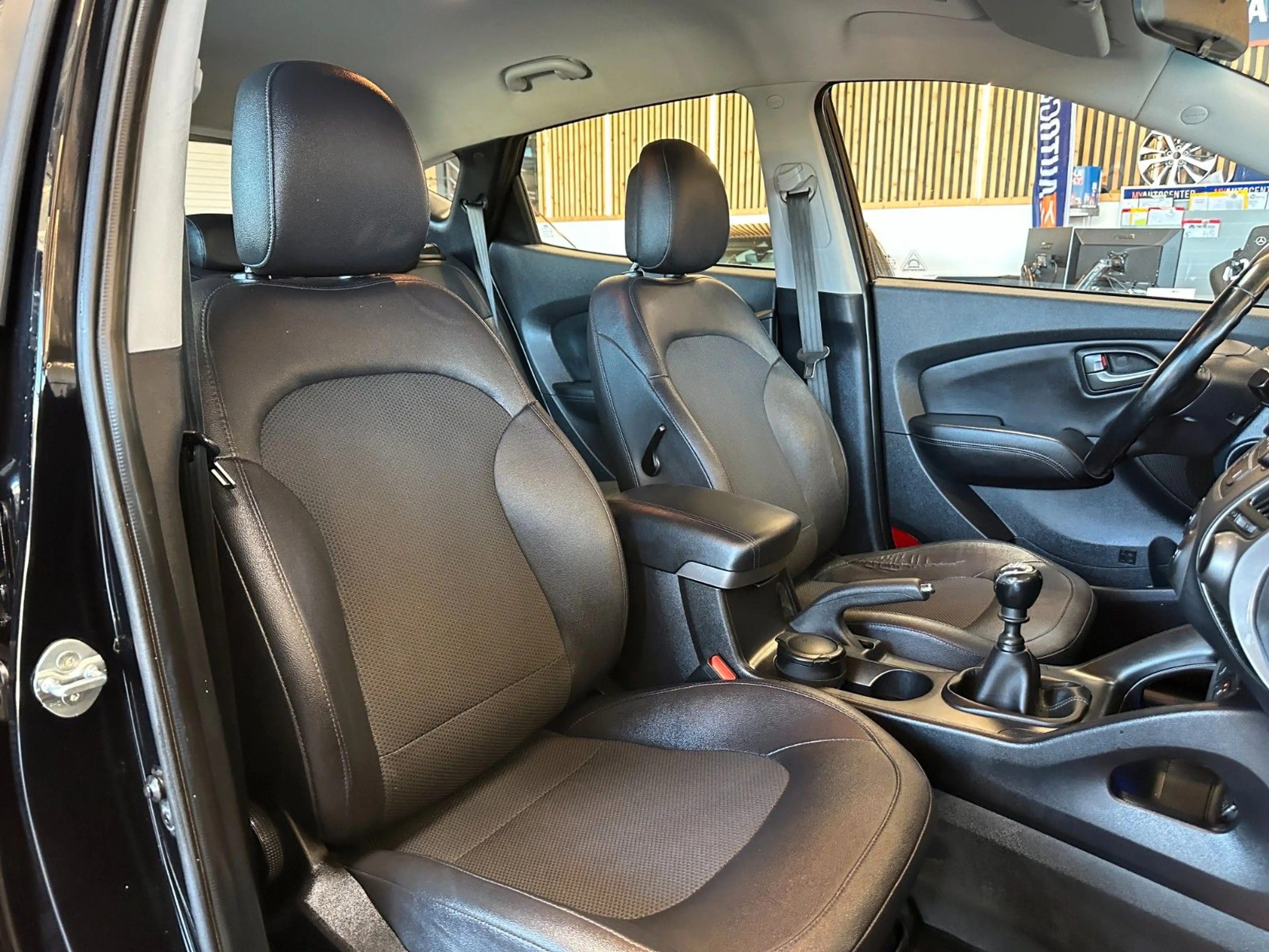 Hyundai iX35 *TÜV 5/28* SitzHZ(V/H)*TEMPO*KLIMAAUTO*AHK* — photo 8