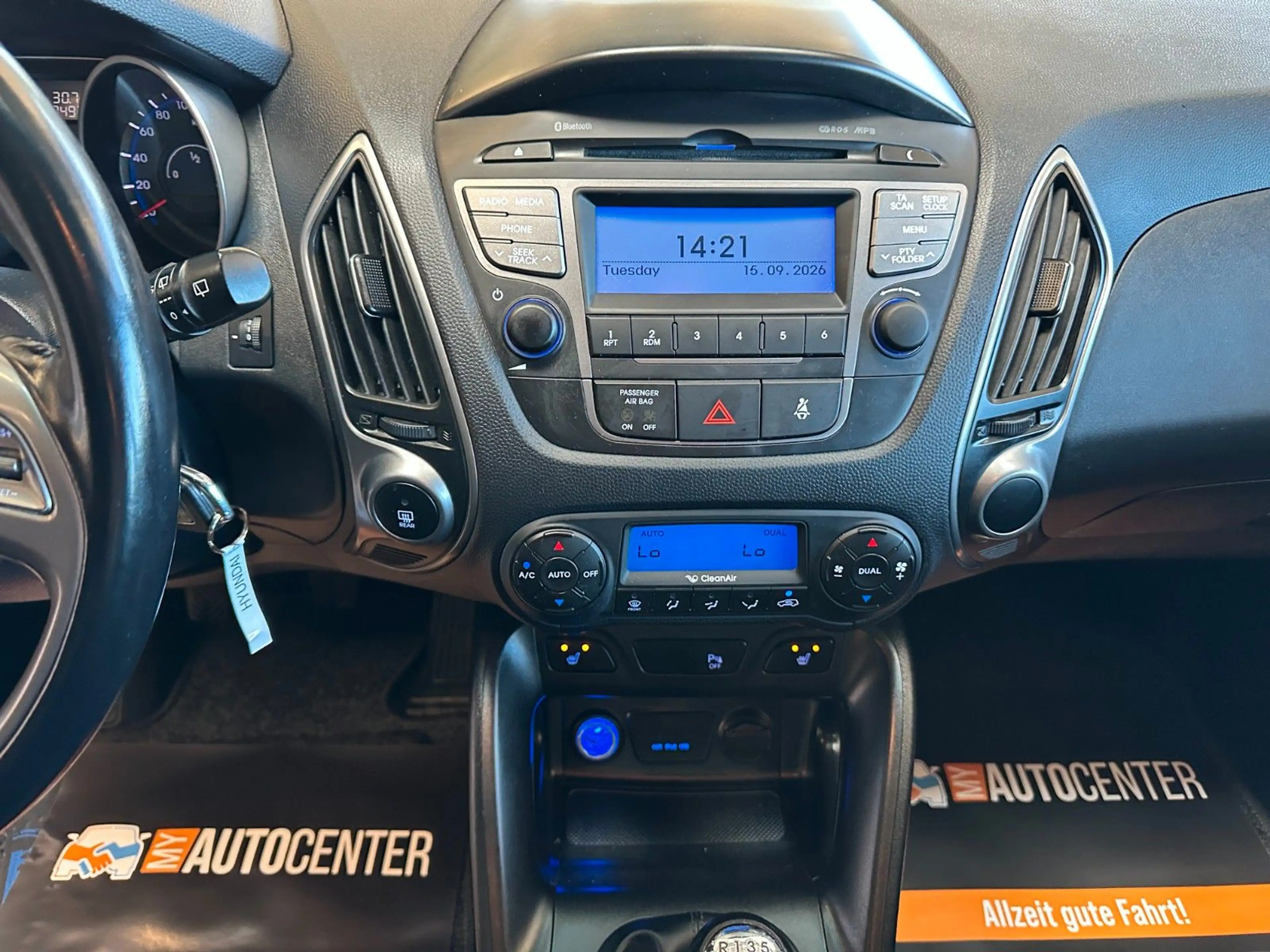 Hyundai iX35 *TÜV 5/28* SitzHZ(V/H)*TEMPO*KLIMAAUTO*AHK* — photo 11