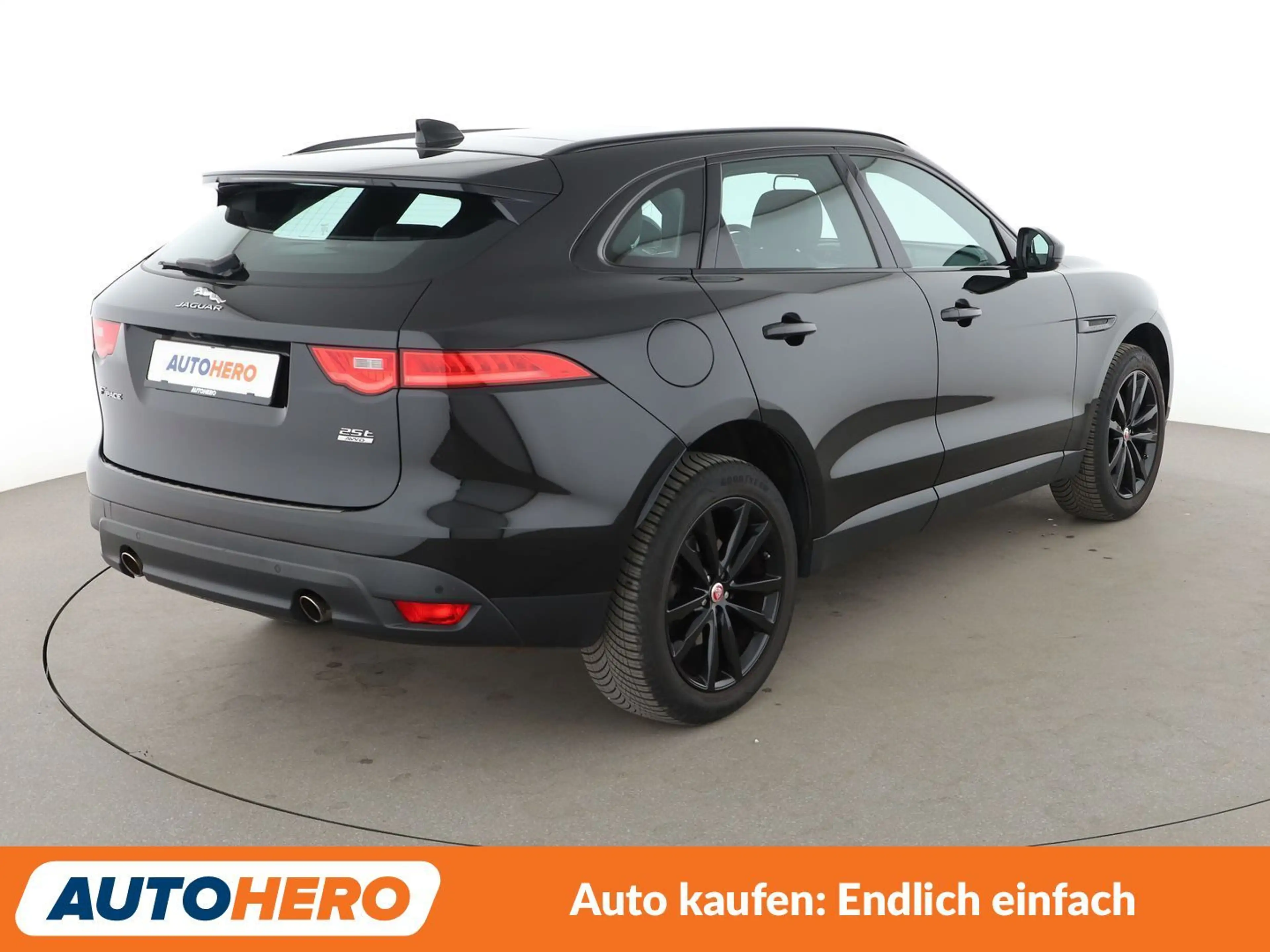 Jaguar F-Pace 25t Prestige AWD Aut.*NAVI*TEMPO*CAM*BiXENON* — photo 6