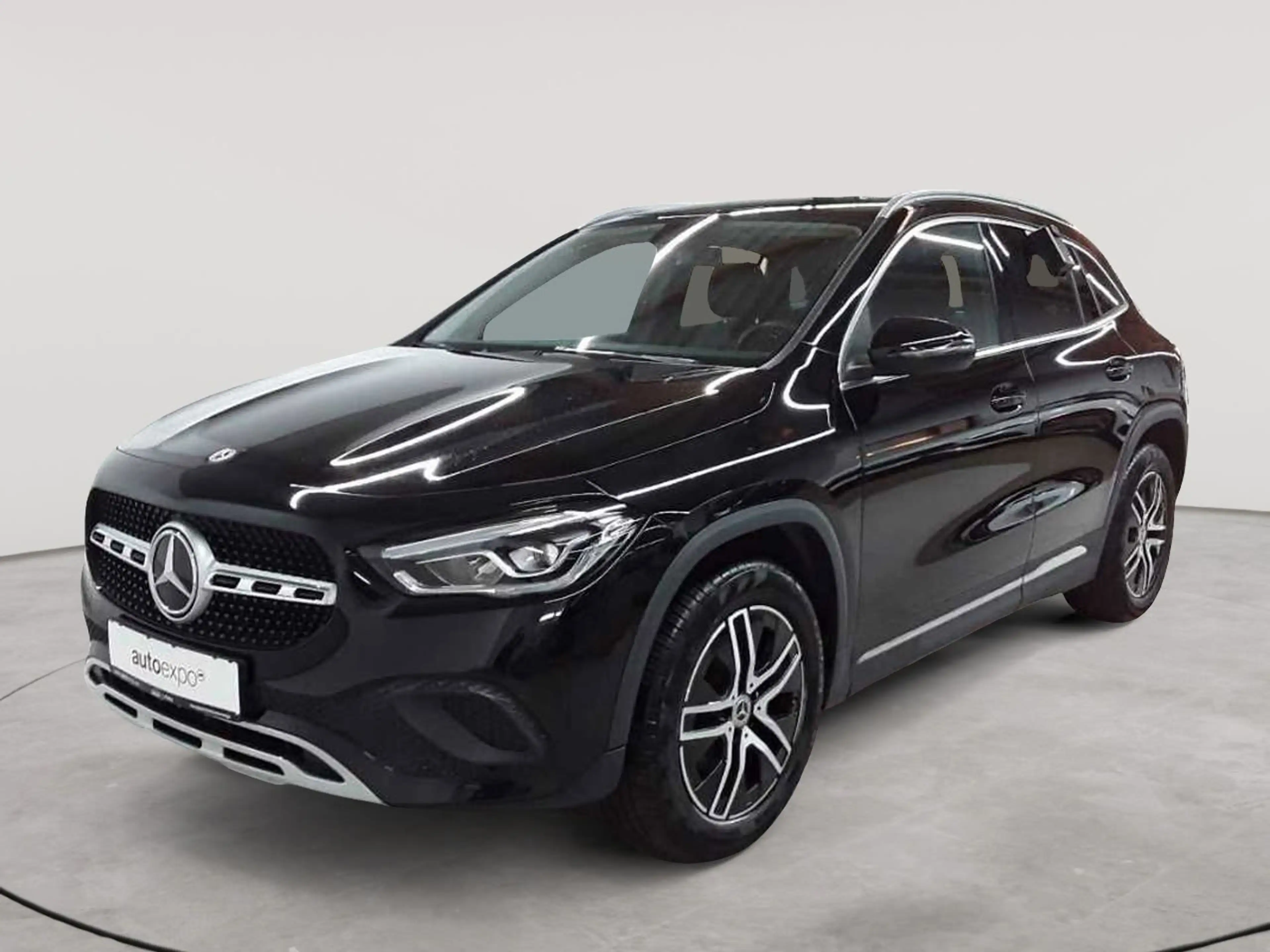 Mercedes-Benz GLA 180 GLA 180 7G-Progressive LED BusiP MBUXP — photo 2