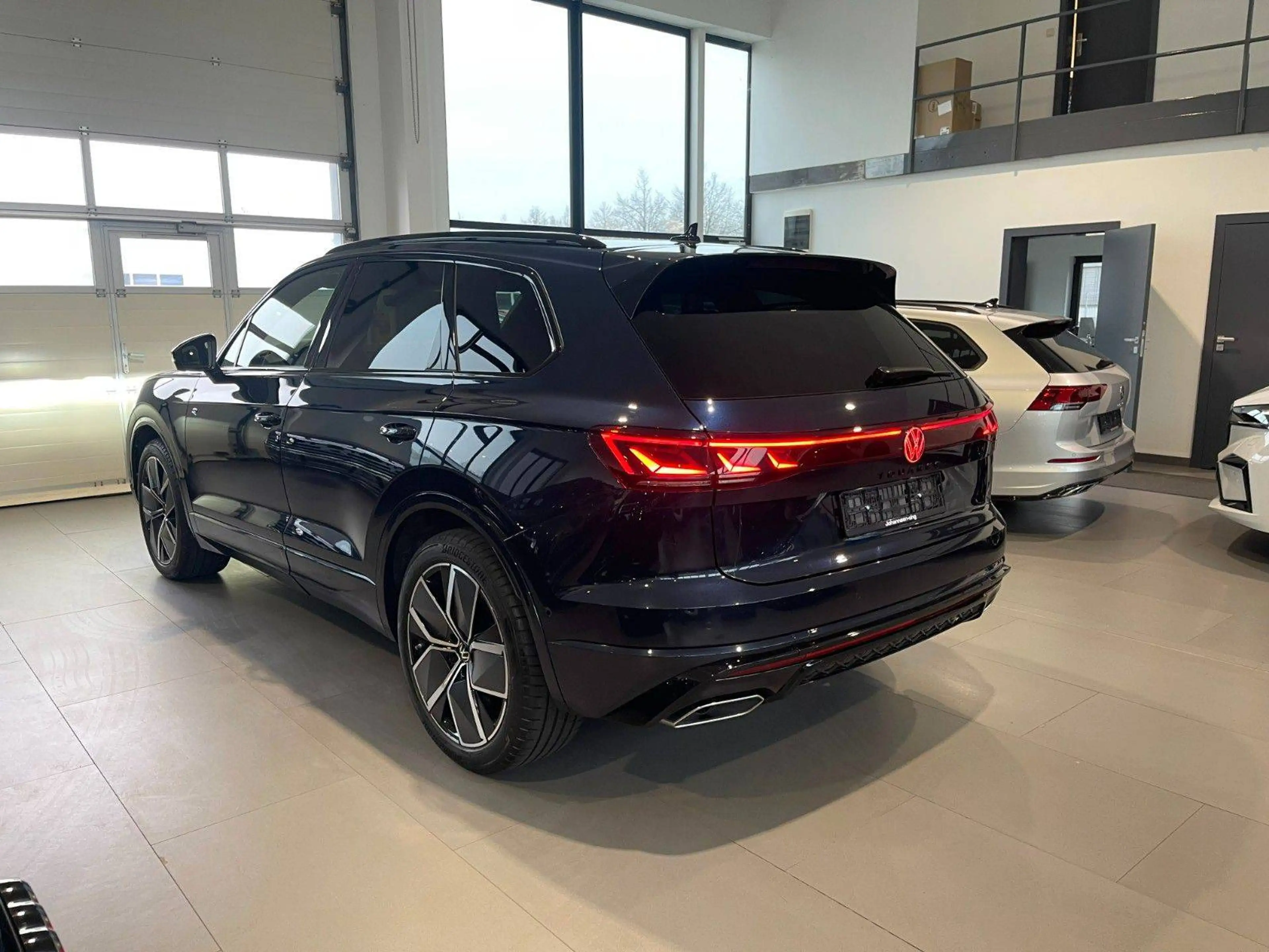 Volkswagen Touareg 3.0 TDI 210 kW 4Motion R-Line — photo 2