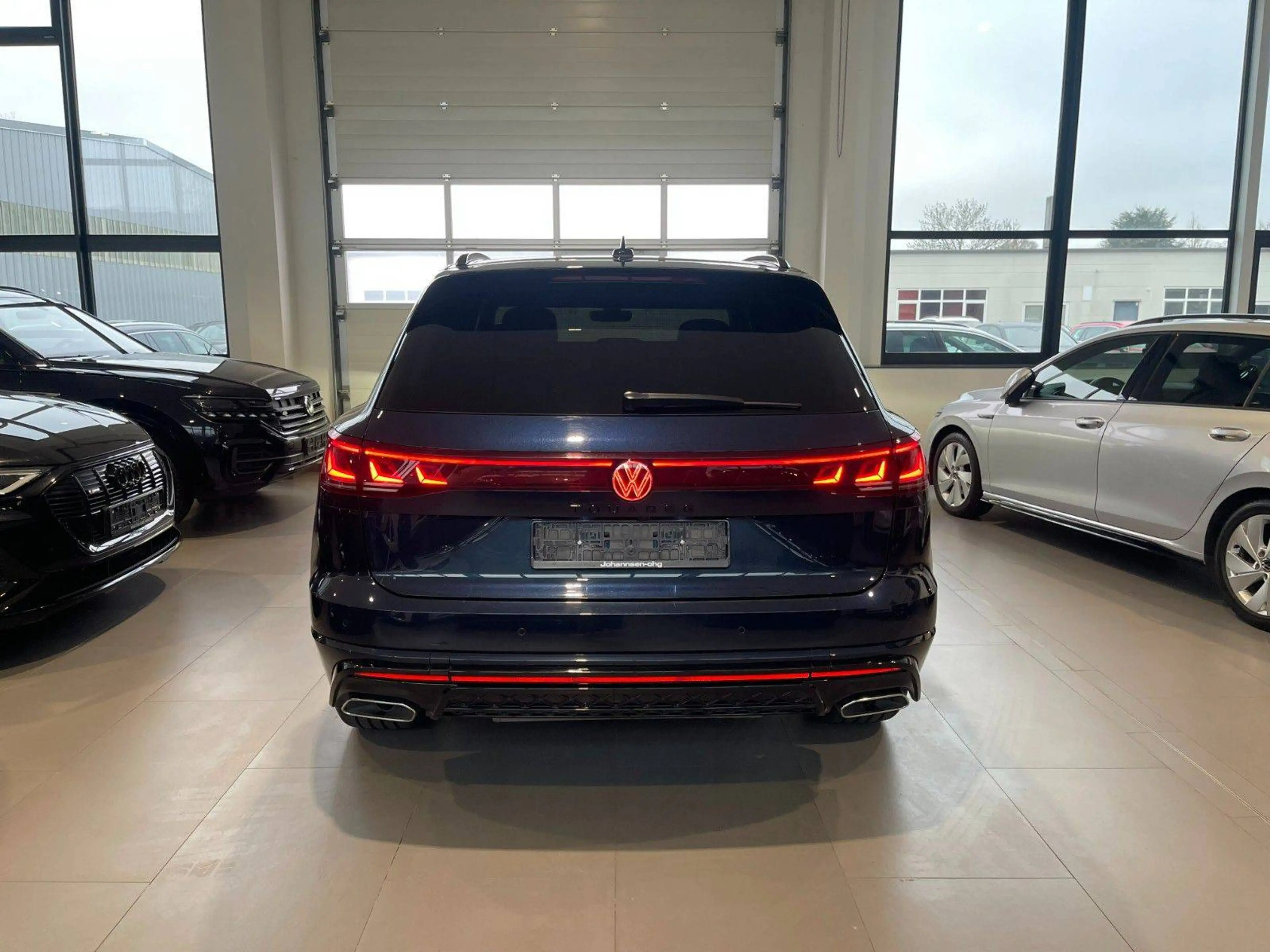Volkswagen Touareg 3.0 TDI 210 kW 4Motion R-Line — photo 3