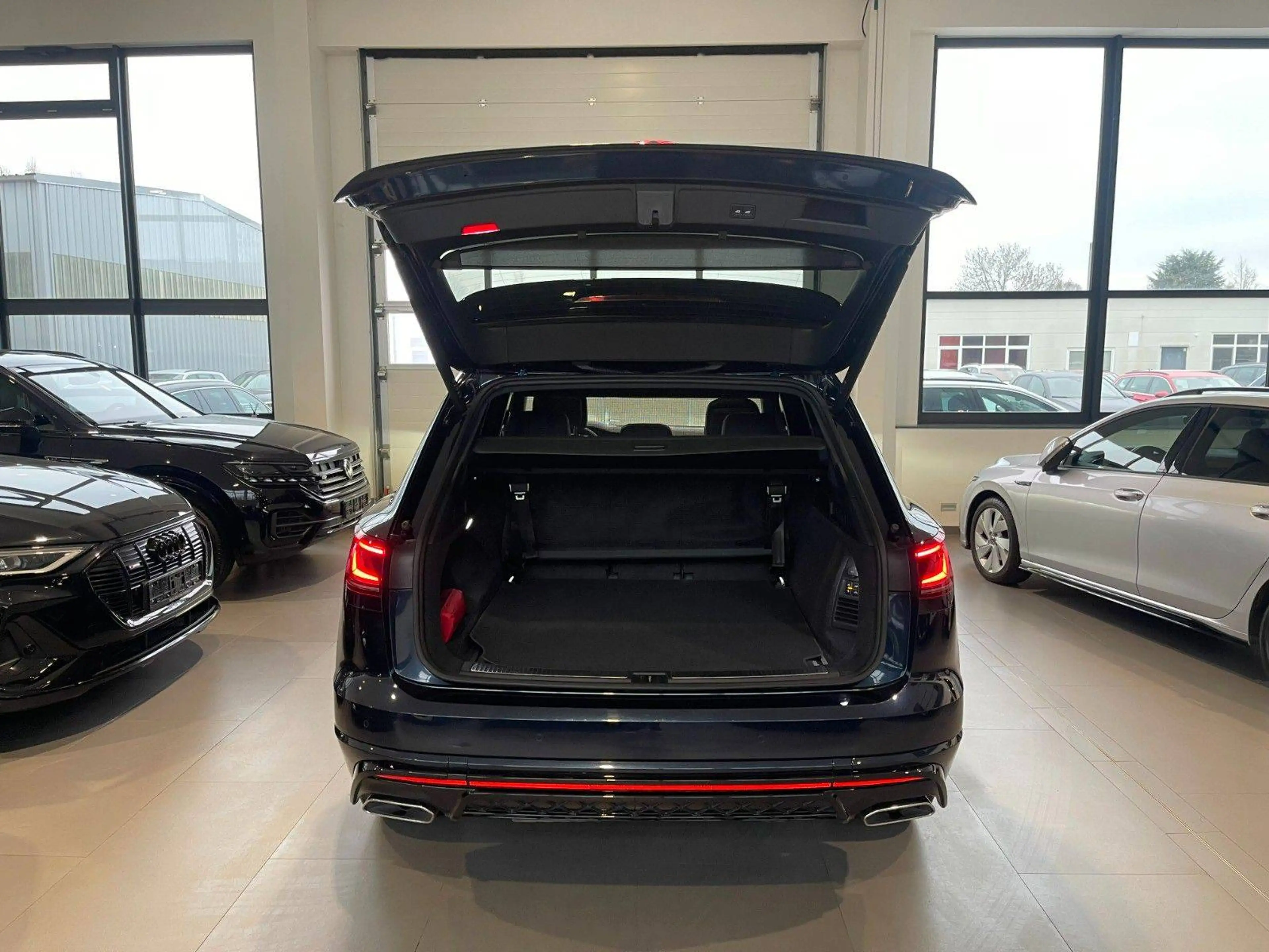 Volkswagen Touareg 3.0 TDI 210 kW 4Motion R-Line — photo 4
