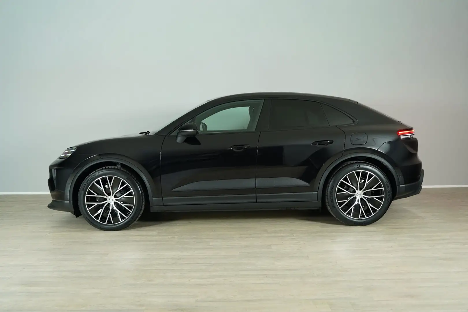 Porsche Macan 4 Noir - 2