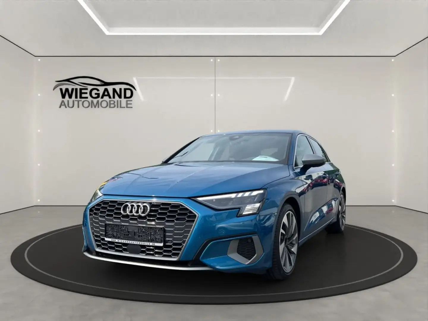 Audi A3 35 TFSI Sportback EDITION ONE+KLIMAAUT+ACC Modrá - 1