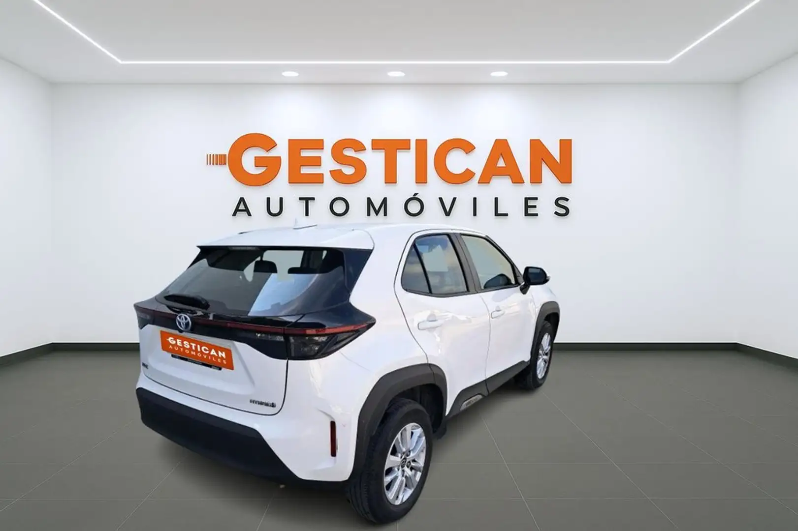 Toyota Yaris Cross 120H Business Plus Blanco - 2