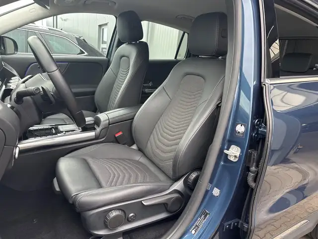 Mercedes-Benz 250 view 12