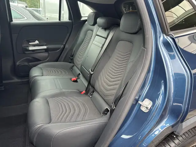 Mercedes-Benz 250 view 13