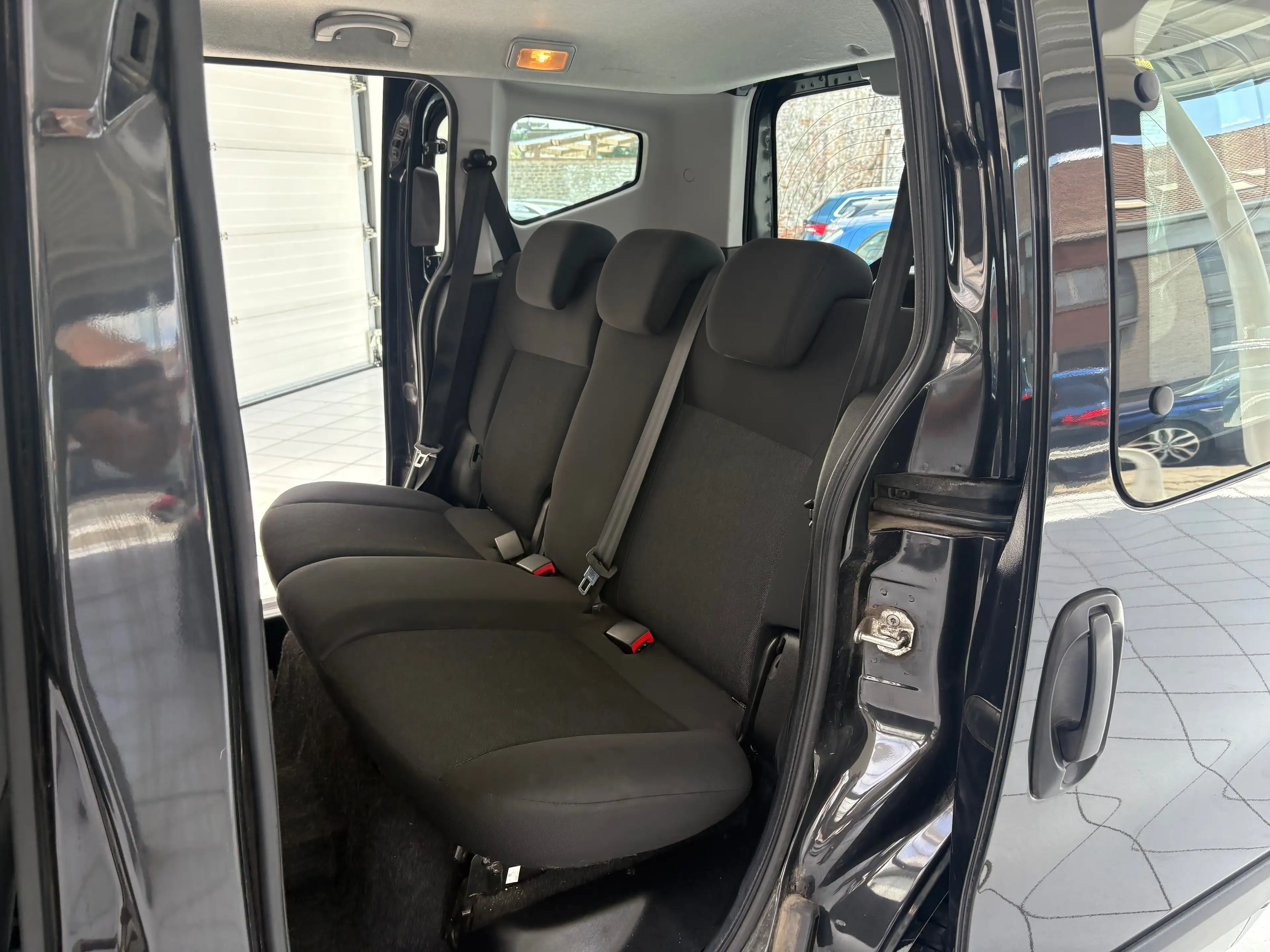 Fiat Qubo 1.4i *PORTE LAT G/D * PDC * 1ER PROP * — photo 10