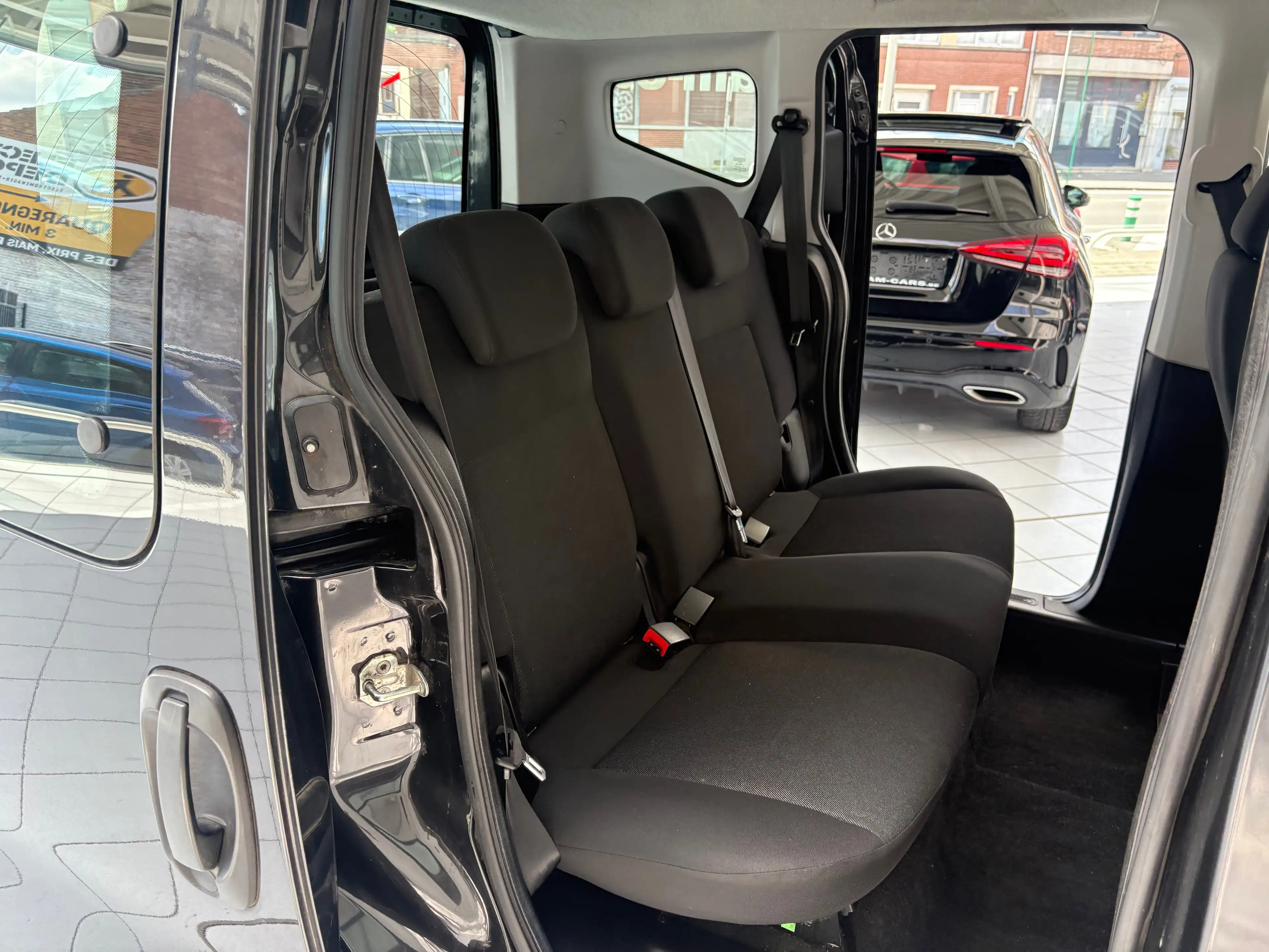 Fiat Qubo 1.4i *PORTE LAT G/D * PDC * 1ER PROP * — photo 9
