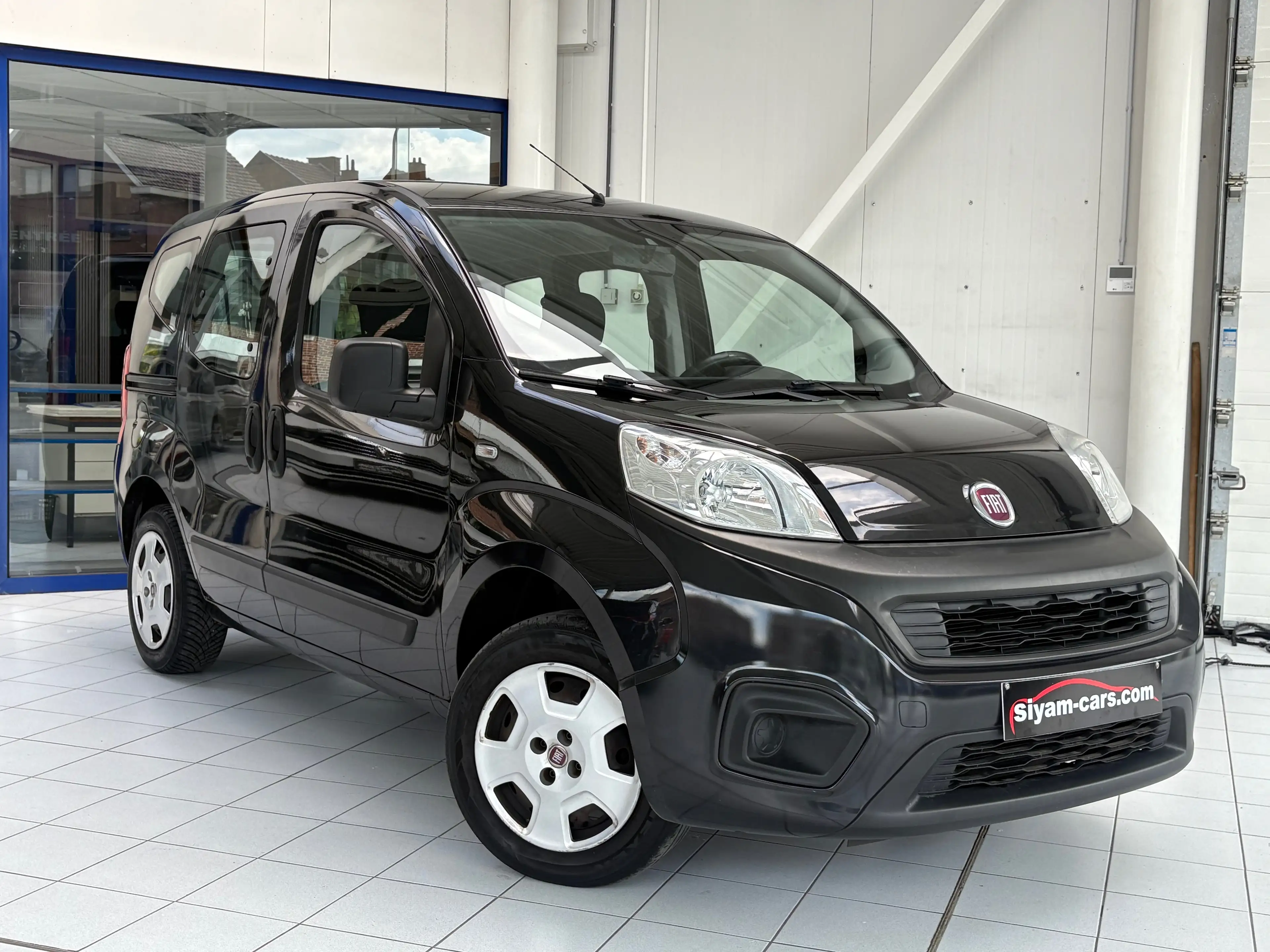 Fiat Qubo 1.4i *PORTE LAT G/D * PDC * 1ER PROP * — photo 7