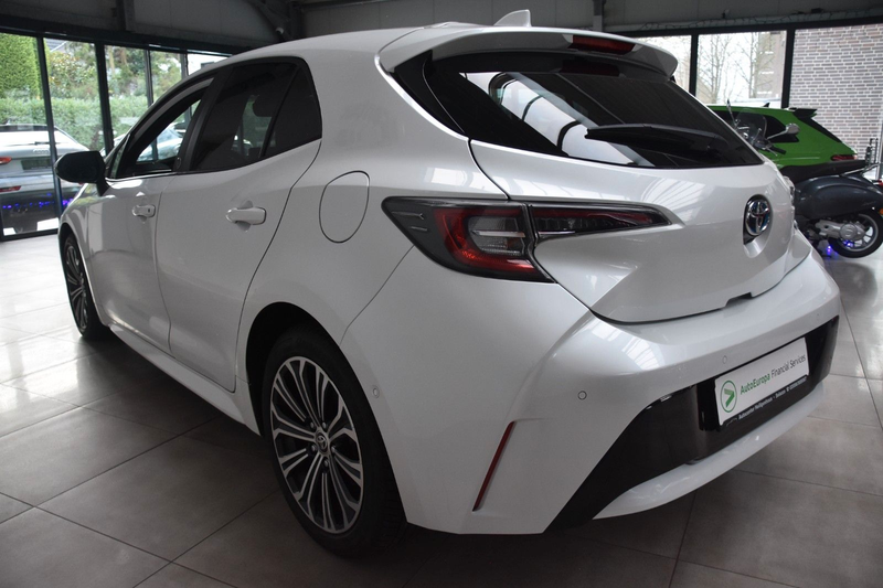 Toyota Corolla Hybrid Team D LED Kamera AppNavi Tempo — photo 7