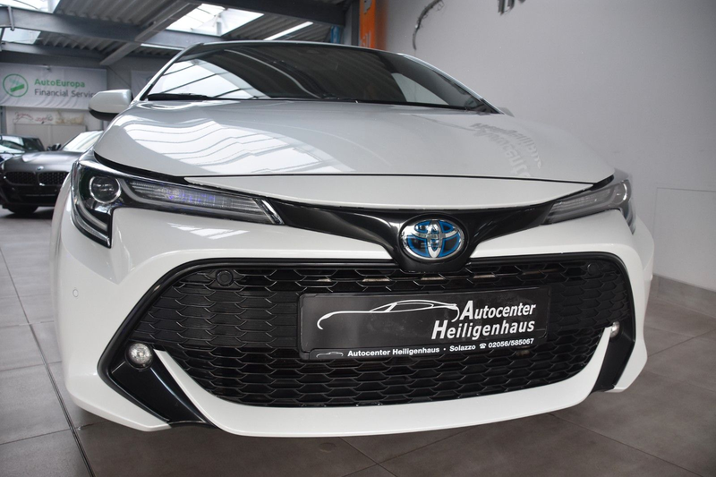 Toyota Corolla Hybrid Team D LED Kamera AppNavi Tempo