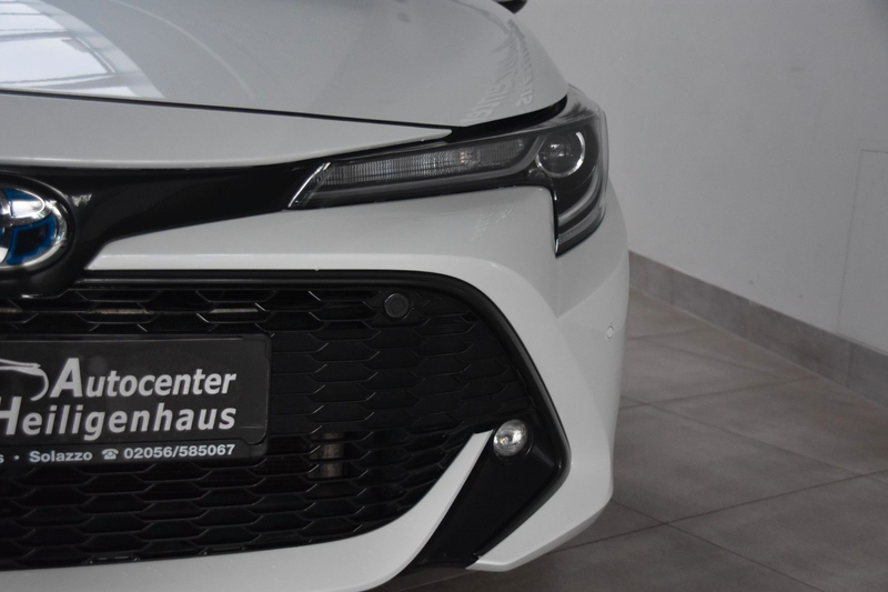 Toyota Corolla Hybrid Team D LED Kamera AppNavi Tempo — photo 11