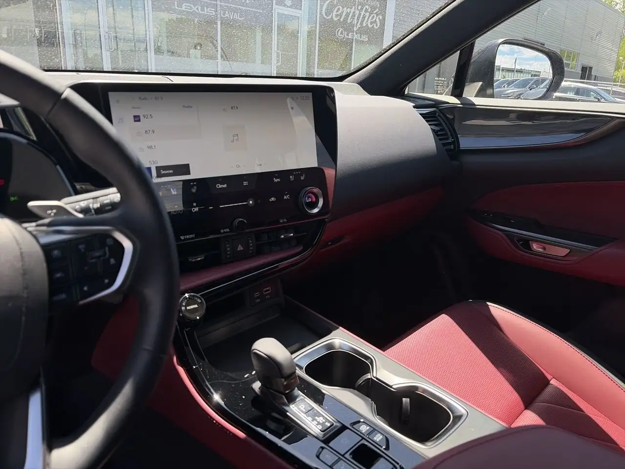 Lexus NX снимка Lexus NX