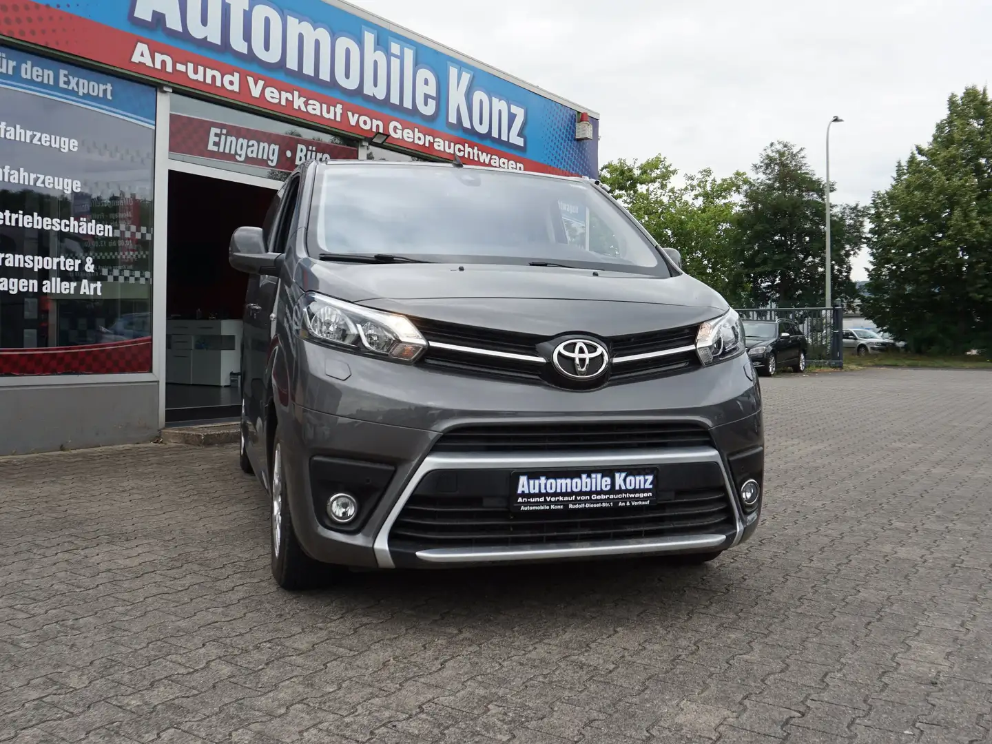 Toyota Proace 1,5-l-D-4D (5-Si.) Verso Family Comfort compact Gris - 1