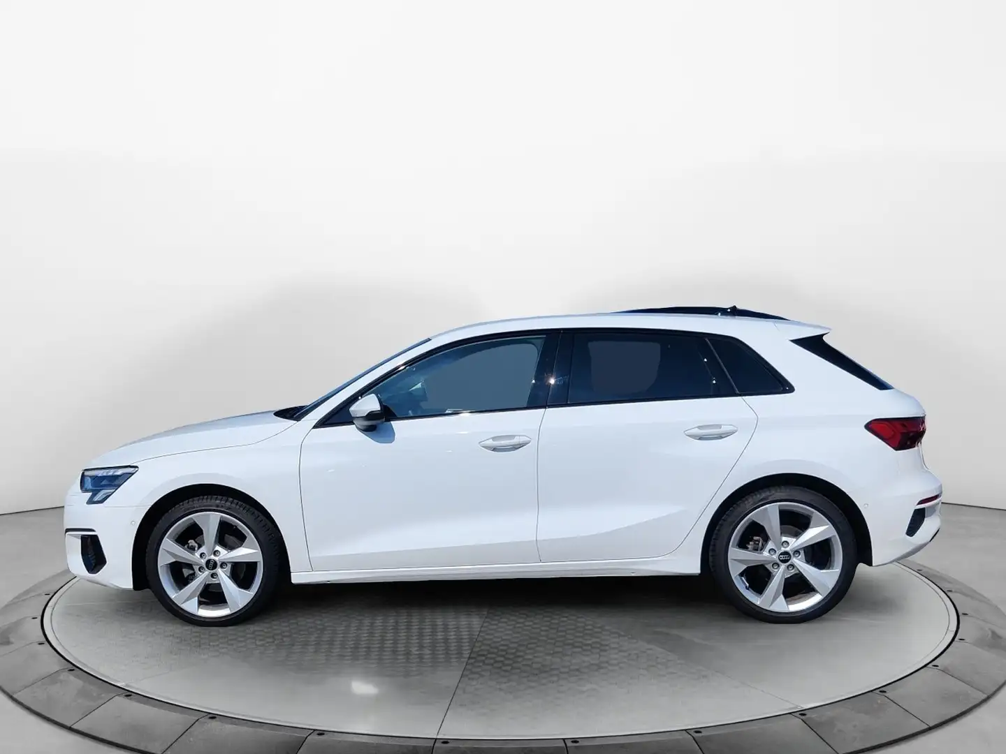 Audi A3 35 TFSI S-Tronic S-Line, LED, AHK, Weiß - 2