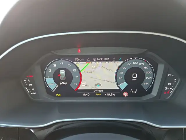 Audi Q3 view 9