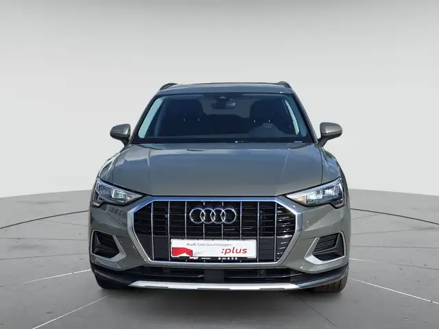 Audi Q3 view 2