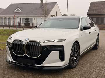 M740d xDrive * Full Option * M-Sport Pack * B&W *