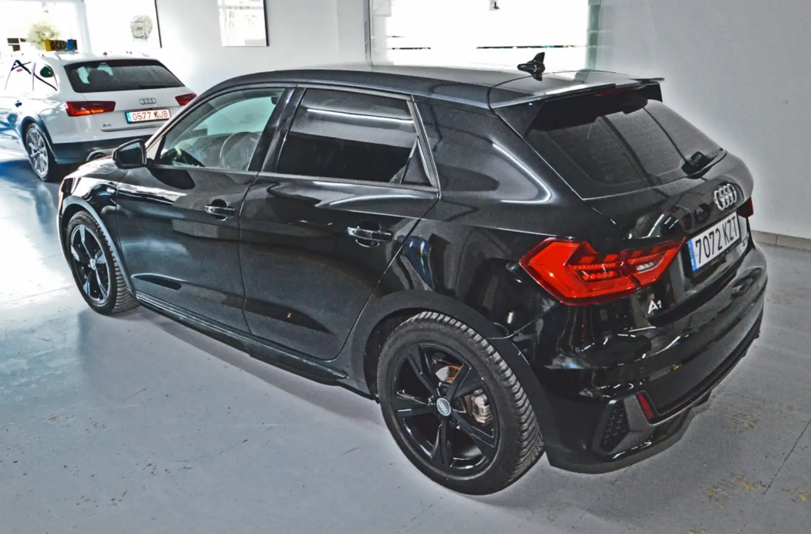 Audi A1 Sportback 30 TFSI Black line Negro - 2