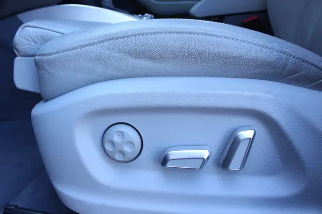 Audi Q5 view 14