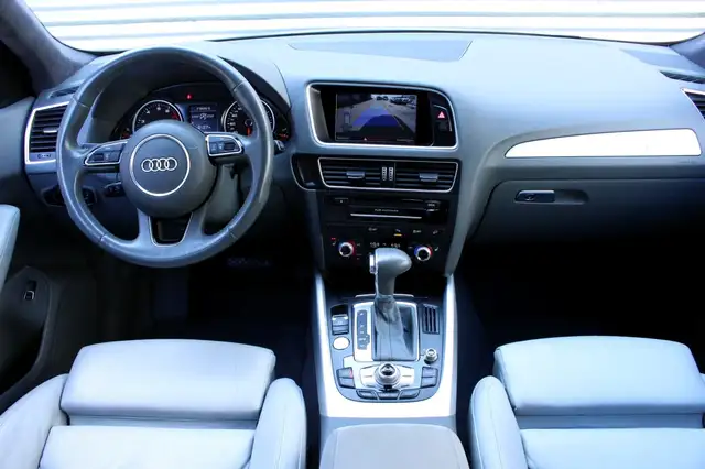 Audi Q5 view 2