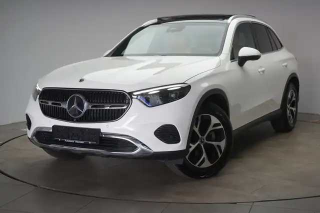 Mercedes-Benz GLC view 3