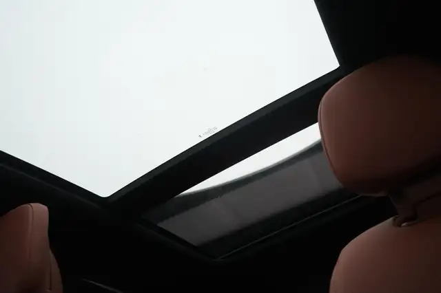 Mercedes-Benz GLC view 26