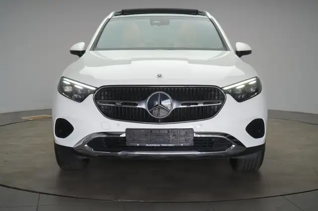 Mercedes-Benz GLC view 2