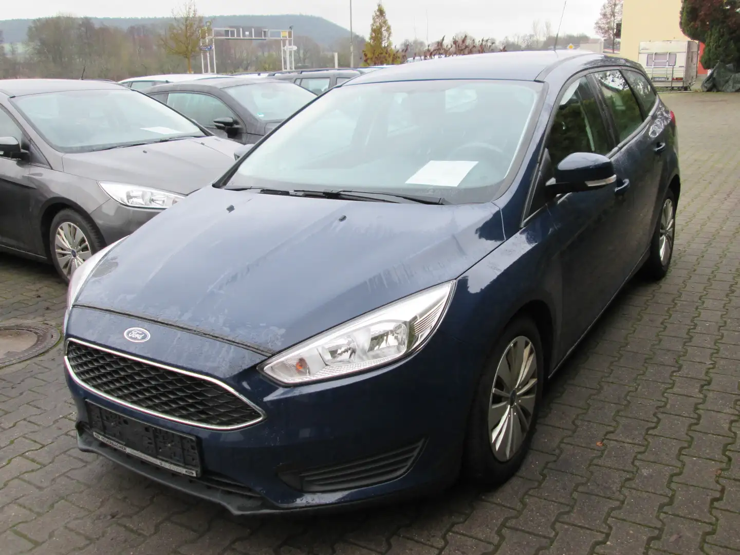 Ford Focus Turnier 1.5 TDCi Trend 1. Hand / PDC / Aut. Blau - 1