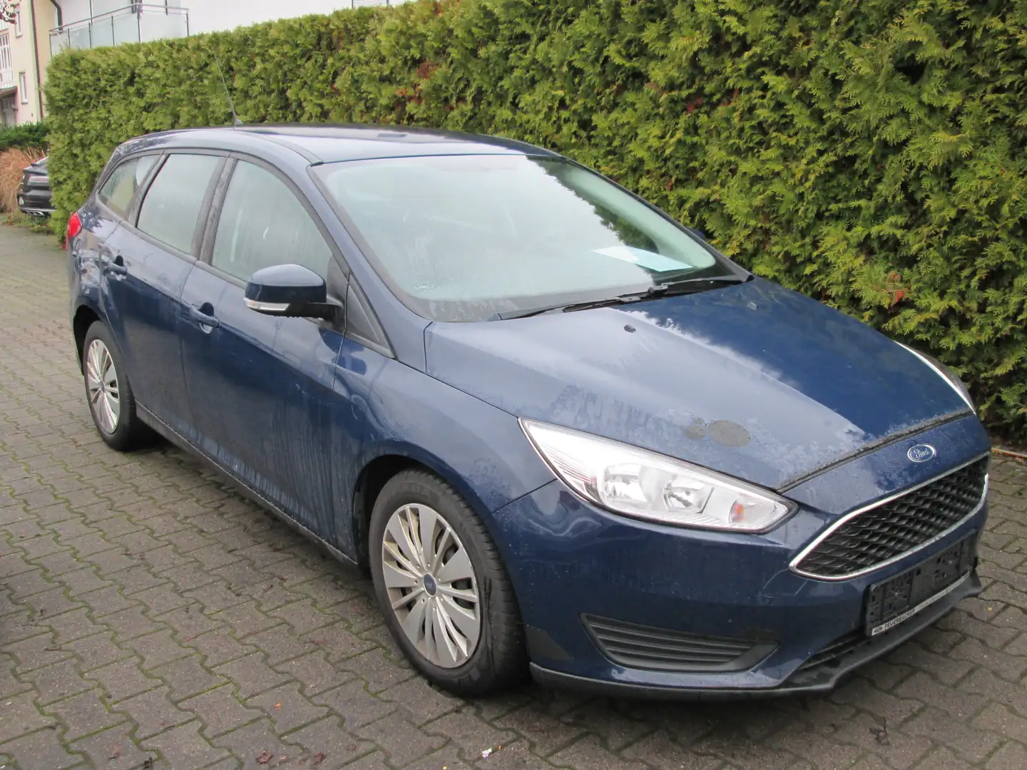 Ford Focus Turnier 1.5 TDCi Trend 1. Hand / PDC / Aut. Blau - 2