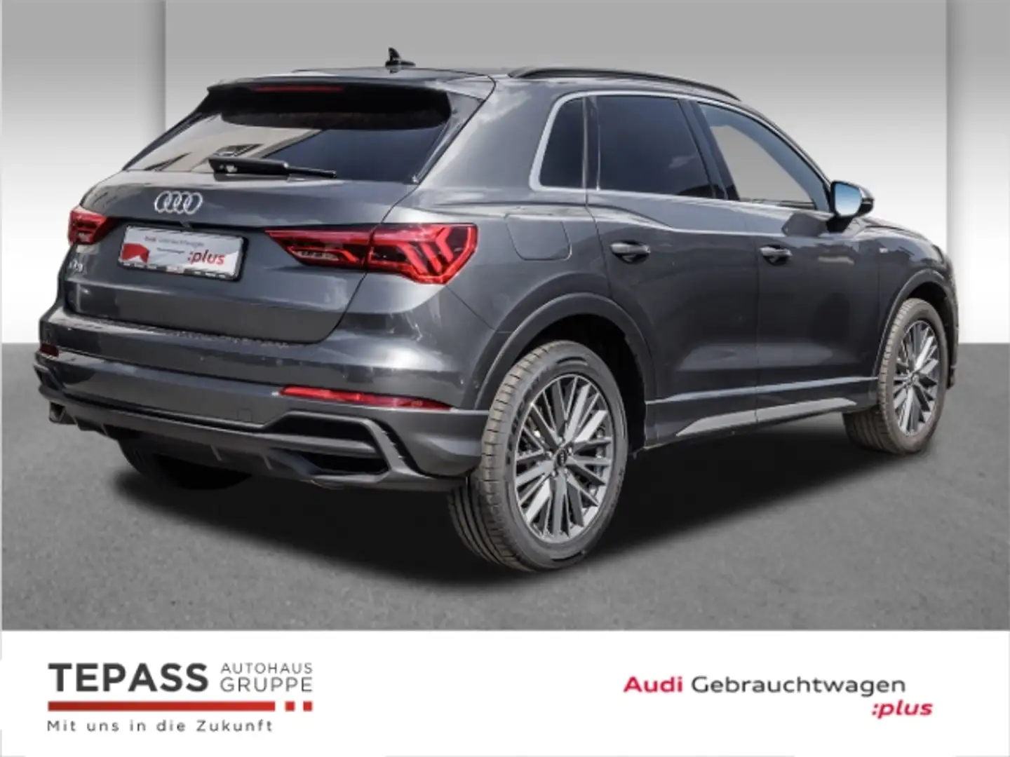Audi Q3 45 TFSI e S-TRONIC 2x S LINE 18 NAVI LED SHZ KAMER Grijs - 2
